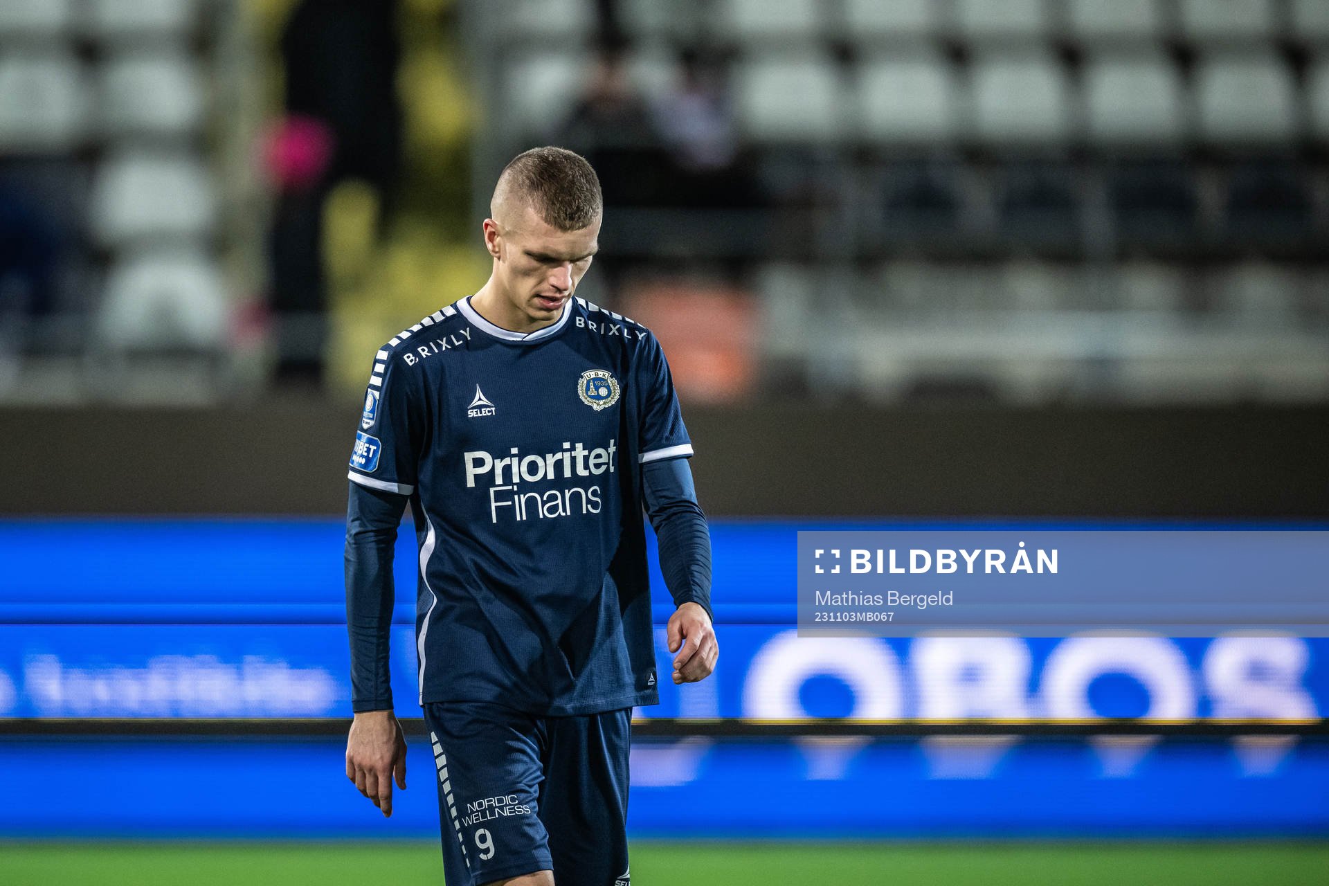 Utsiktens Lucas Hedlund deppar efte fotbollsmatchen i