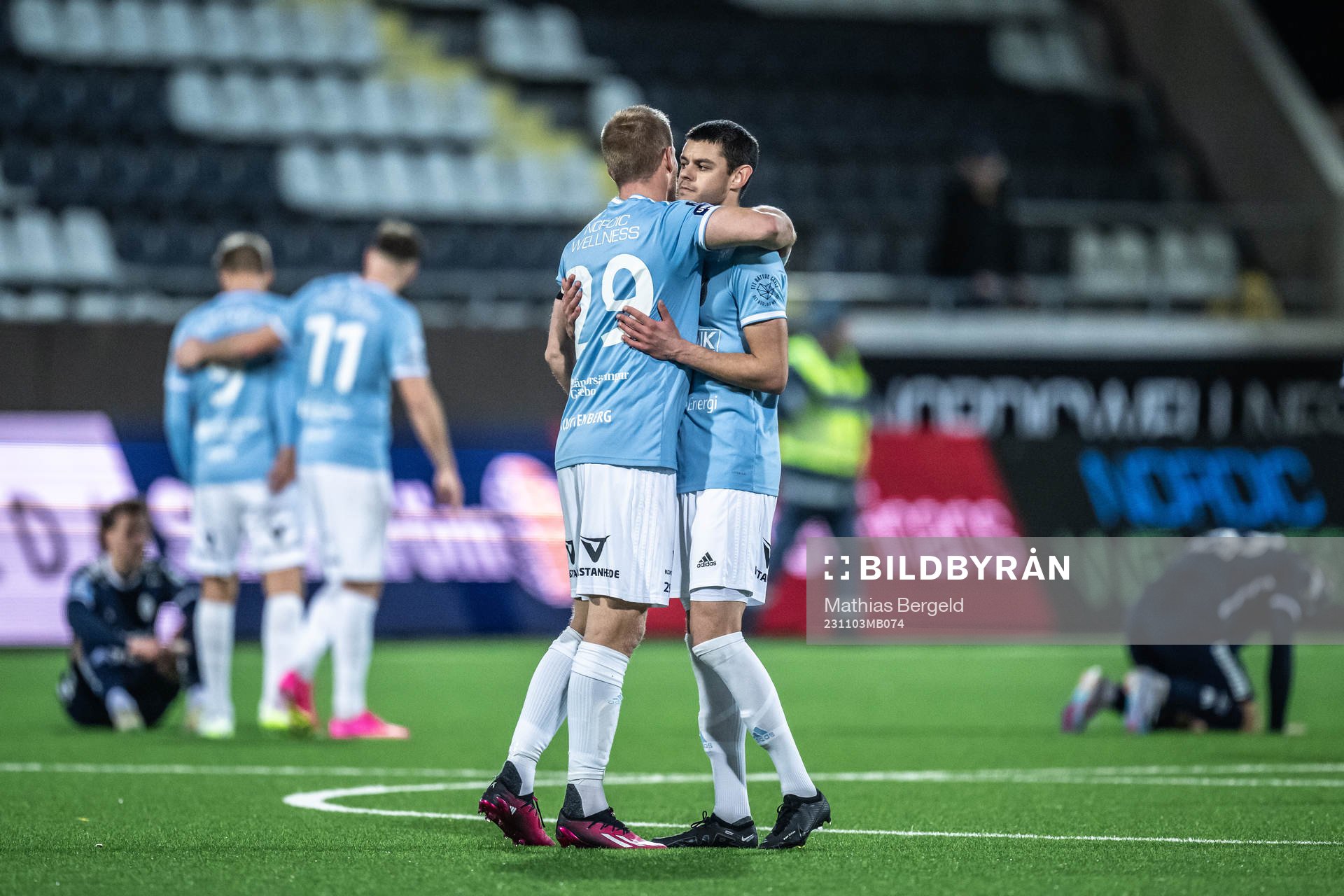 Gefles spelare jublar