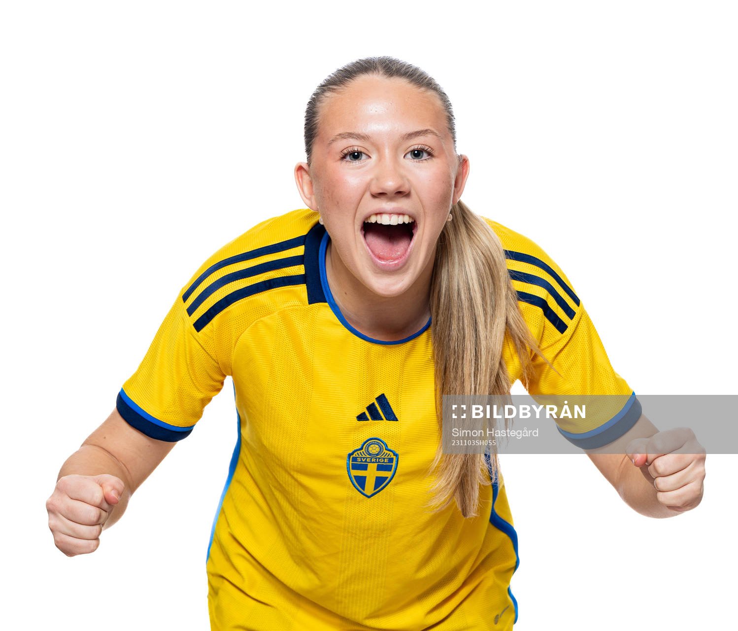 Paula Broddner Klingspor poserar för ett porträtt under en fotografering med det svenska F16-landslaget i fotboll den 3 november 2023 i Stockholm.