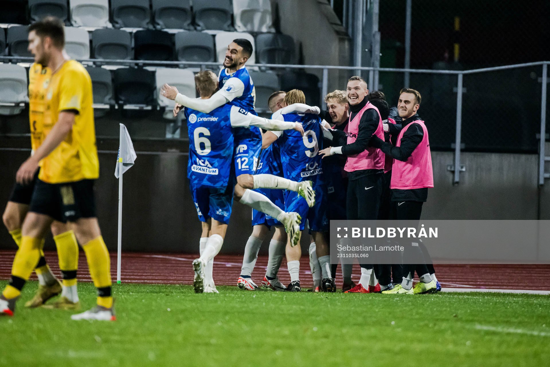 Oddevolds Oscar Iglicar Berntsson har gjort 2-0 och jublar