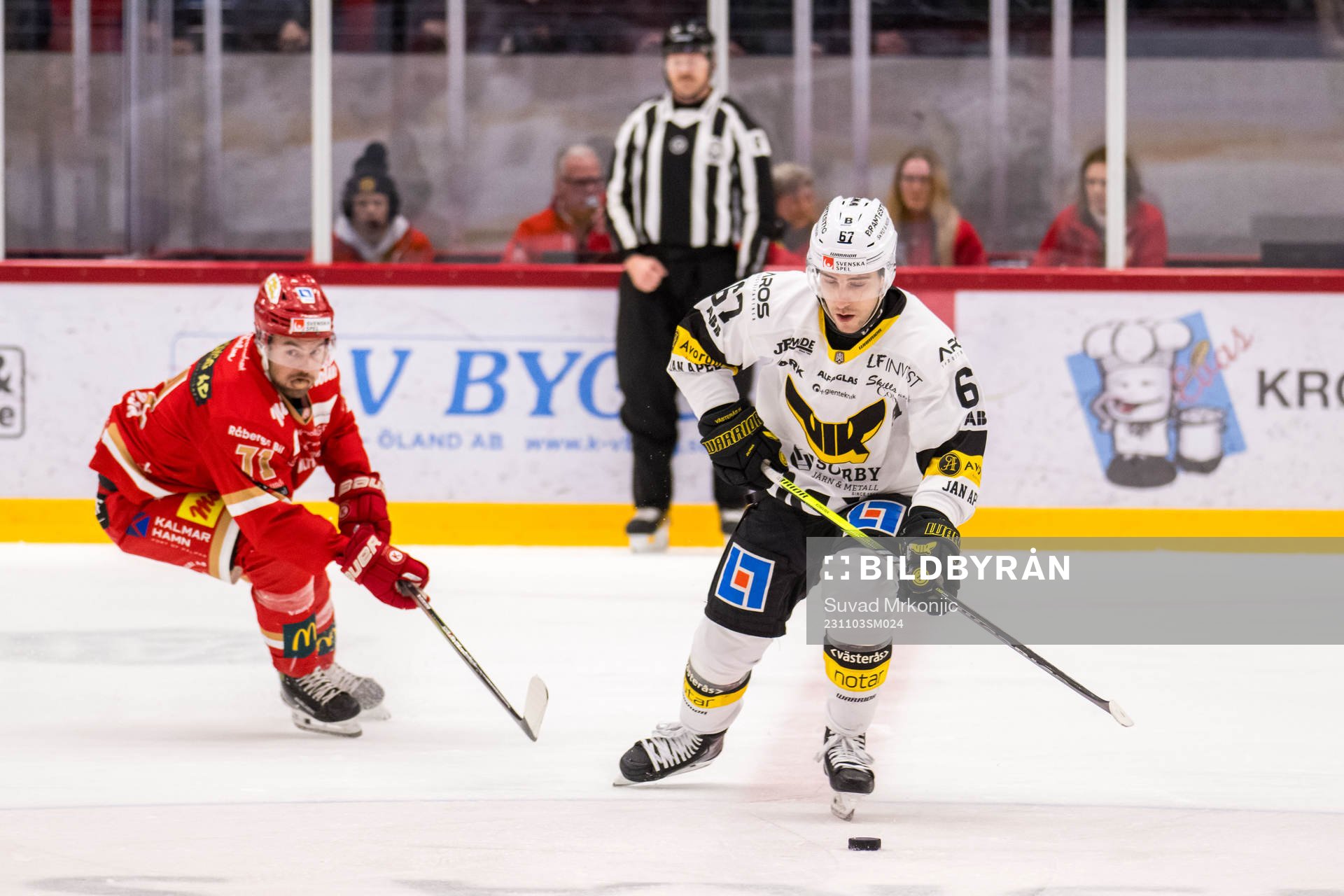 Kalmar HCs Gabriel Olsson och Västerås IKs Konstantin