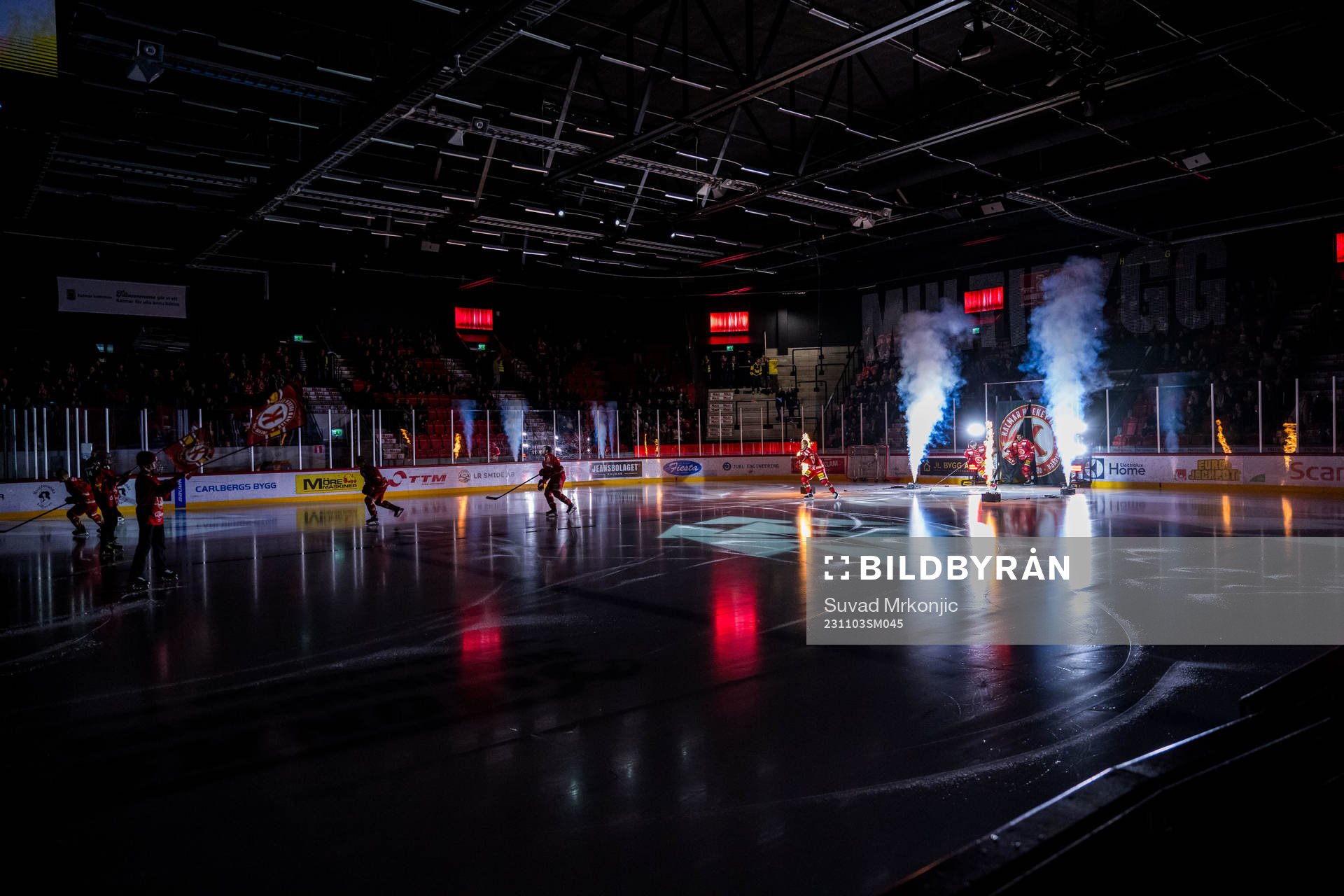 Kalmar HCs spelare marscherar in
