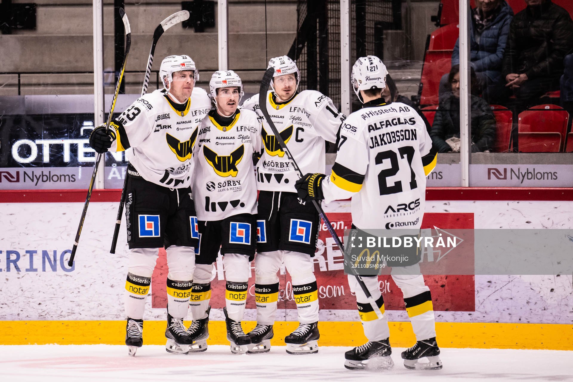 Västerås spelare jublar