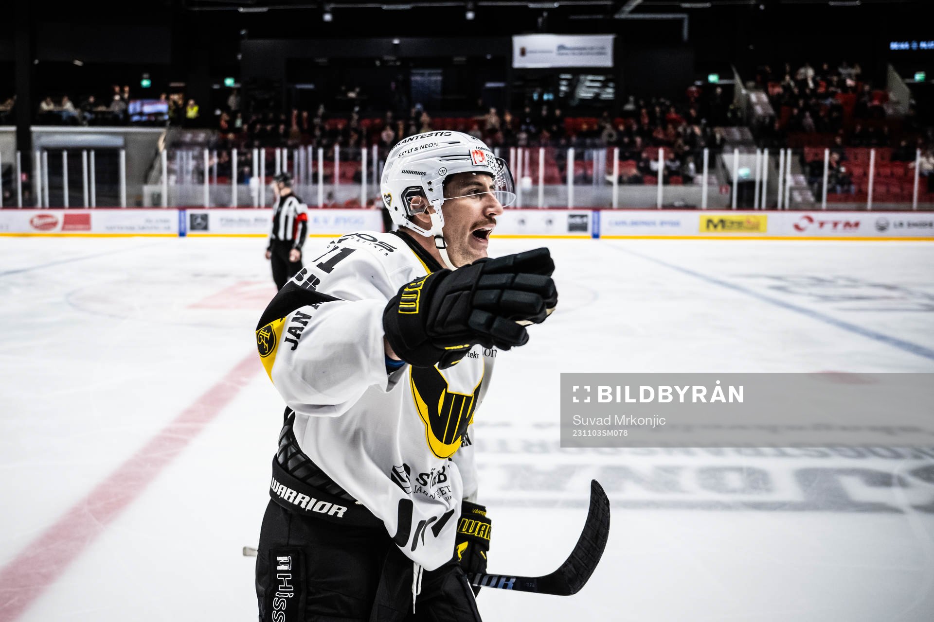 Västerås Nicholas Hutchison jublar