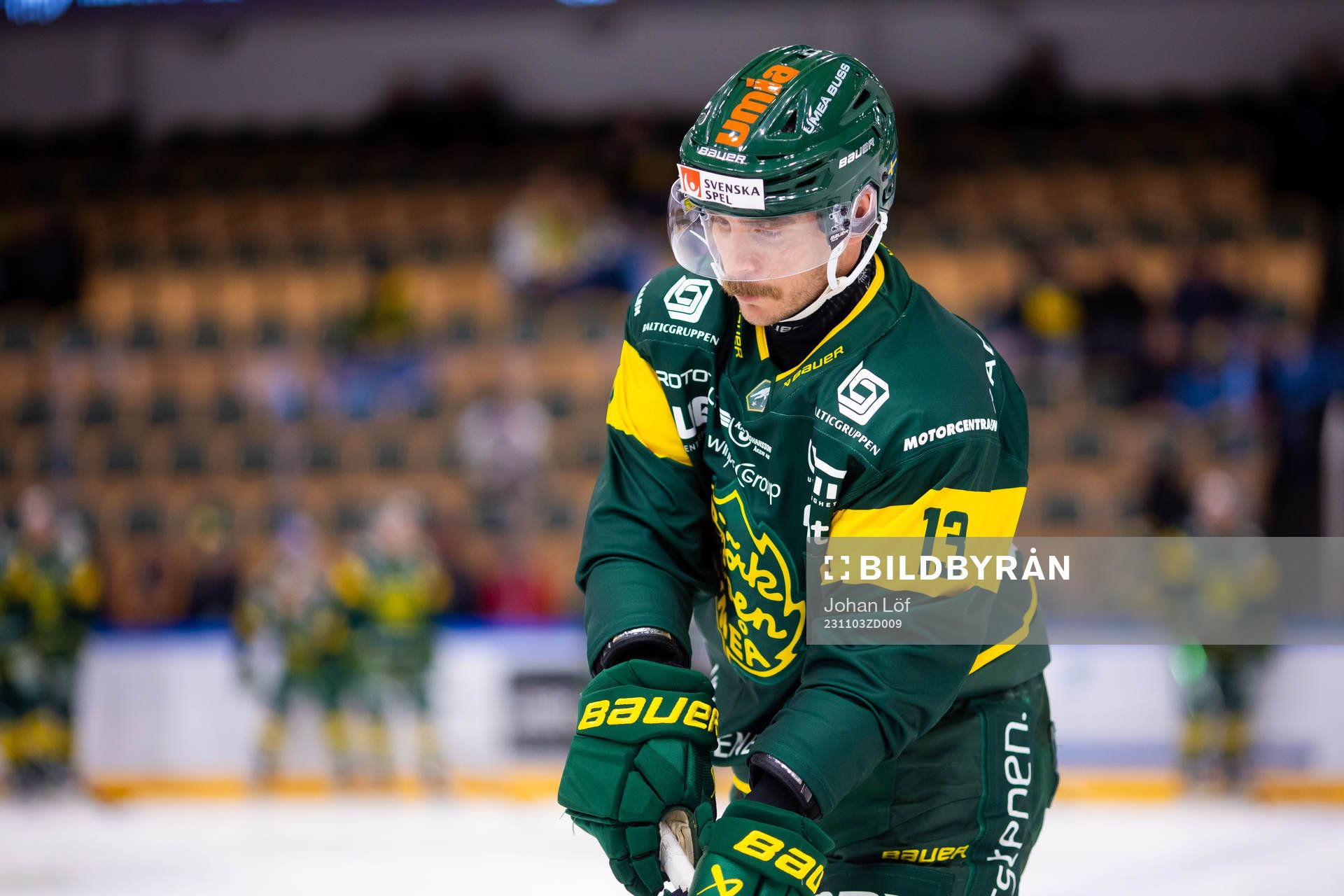 Björklövens Fredric Andersson innan ishockeymatchen i