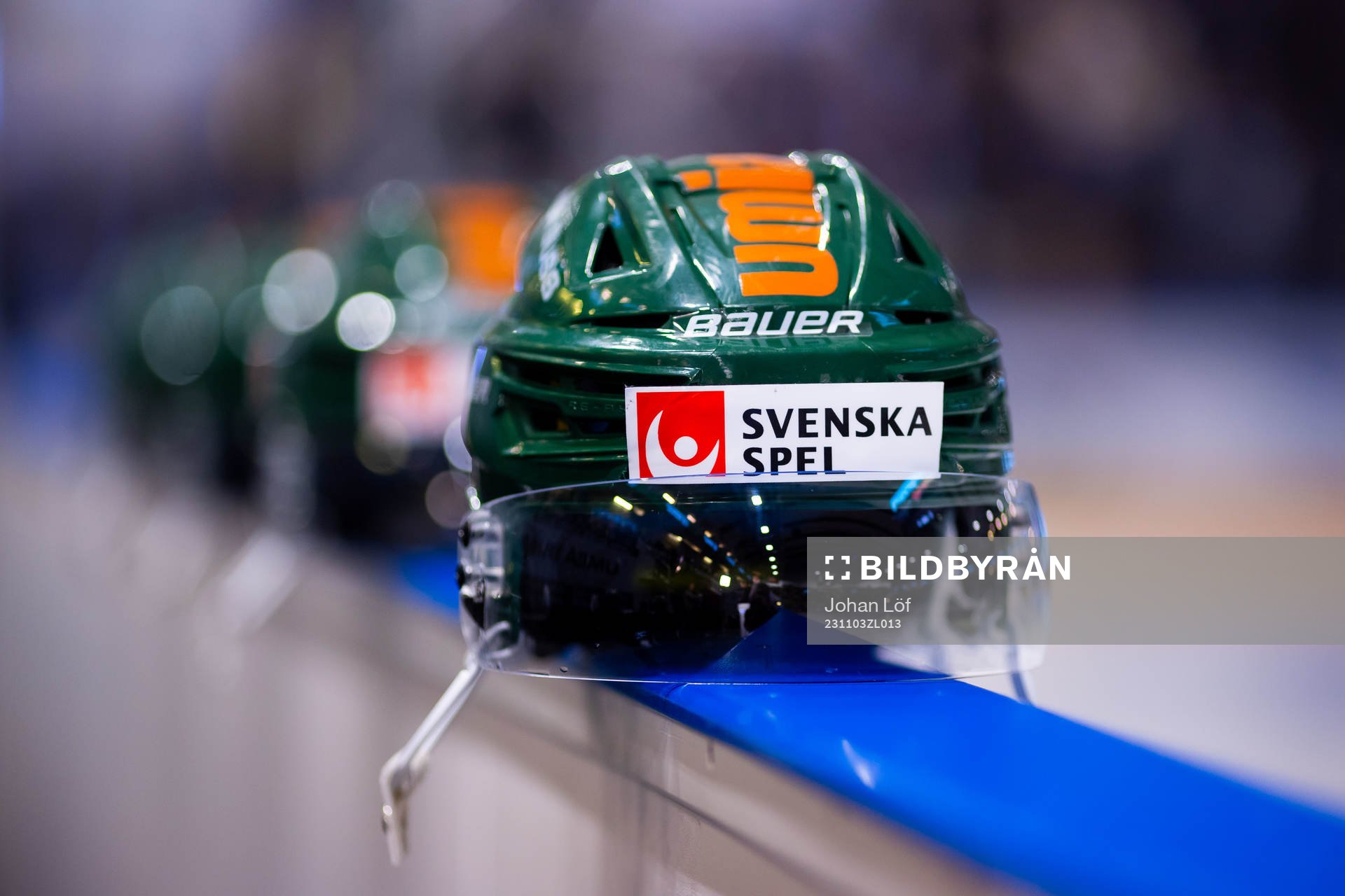 Björklövens hjälmar innan ishockeymatchen i