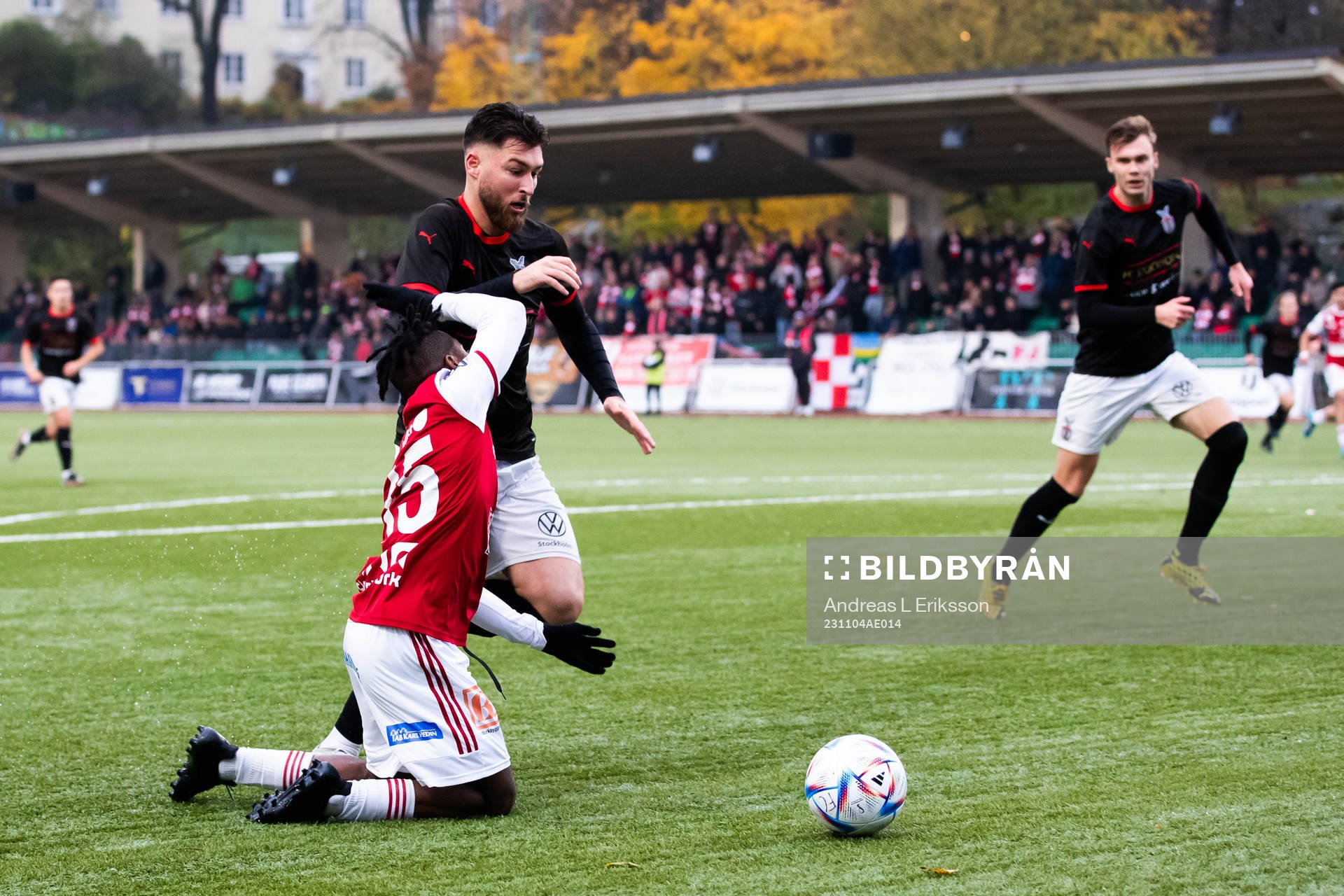 Sandvikens John Junior Igbarumah och FC Stockholms Luka