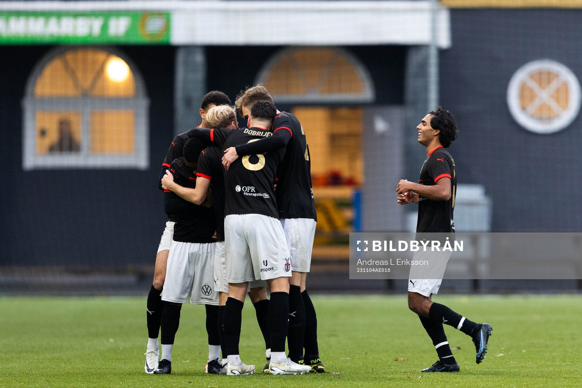 FC Stockholms spelare jublar