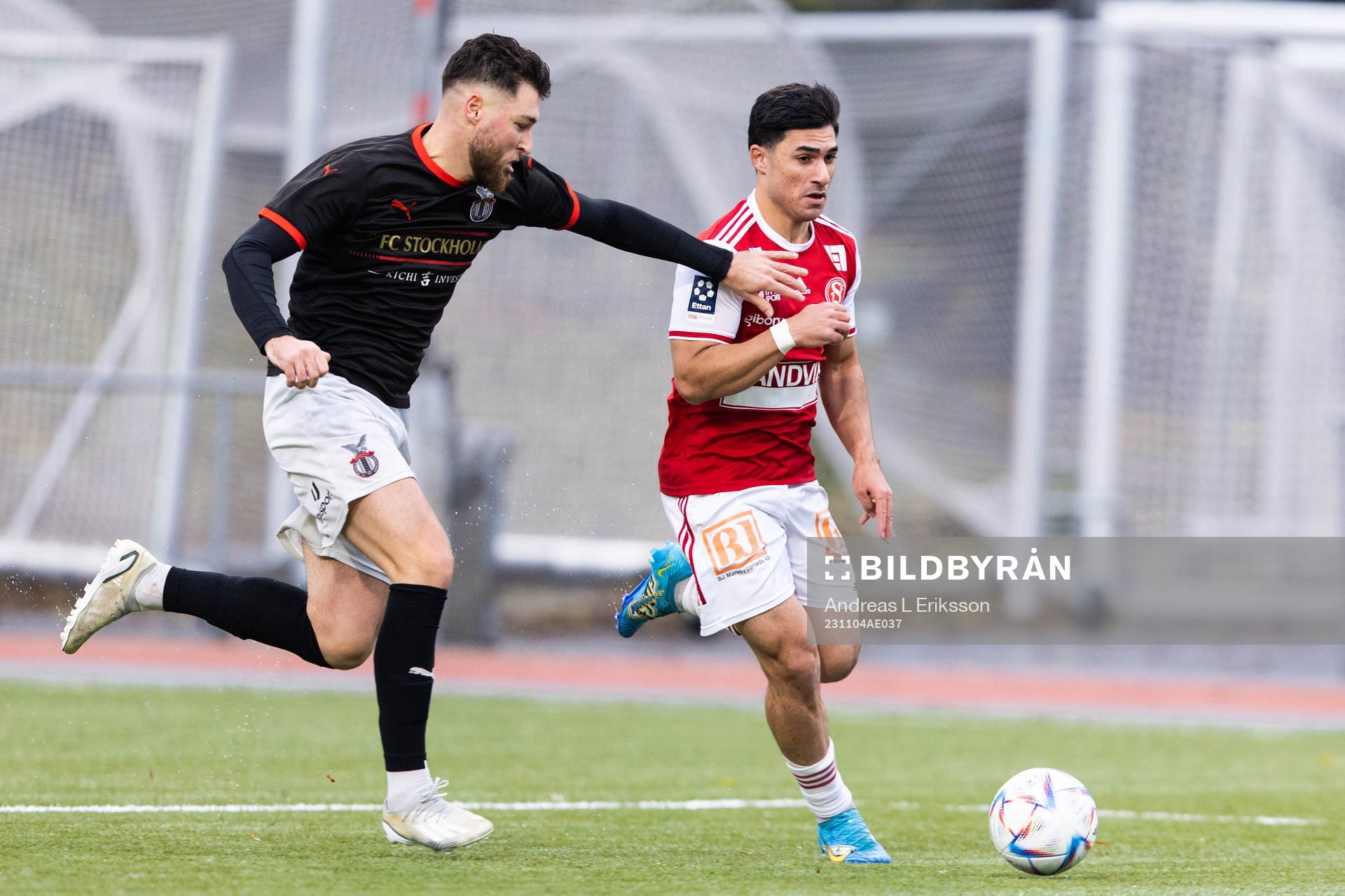 FC Stockholms Luka Dobrijevic och Sandvikens Mohammad