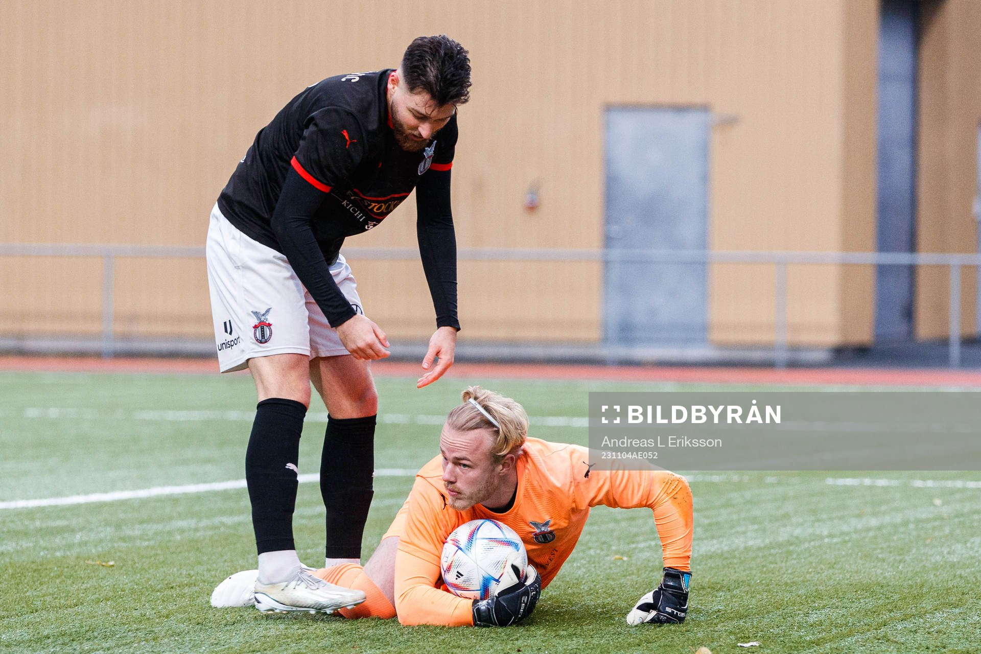 FC Stockholms Luka Dobrijevic och målvakt Gustav Nyberg