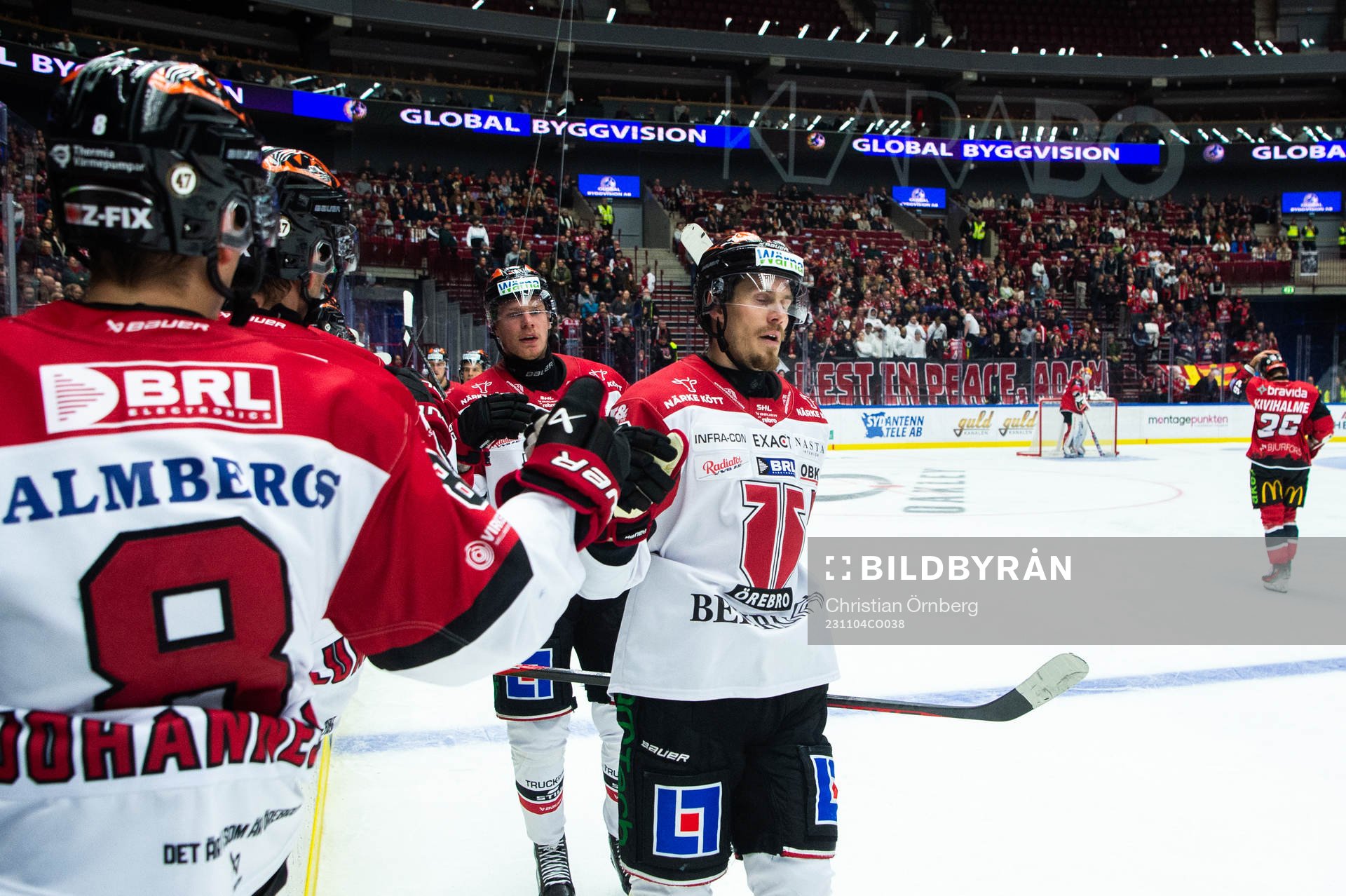 Örebros Emil Larsson jublar