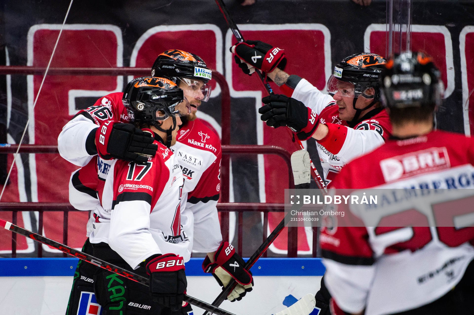 Örebros Emil Larsson jublar