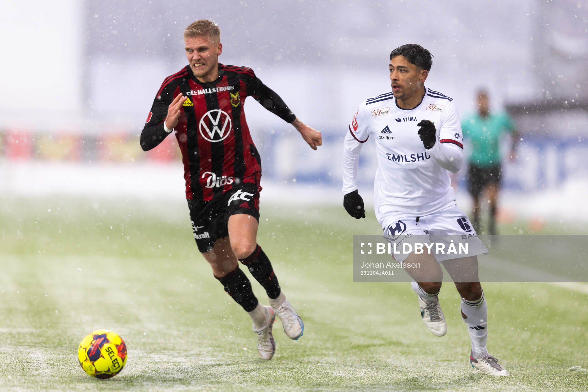 Östersunds Aly Keita och Östers Dzenis Kozica