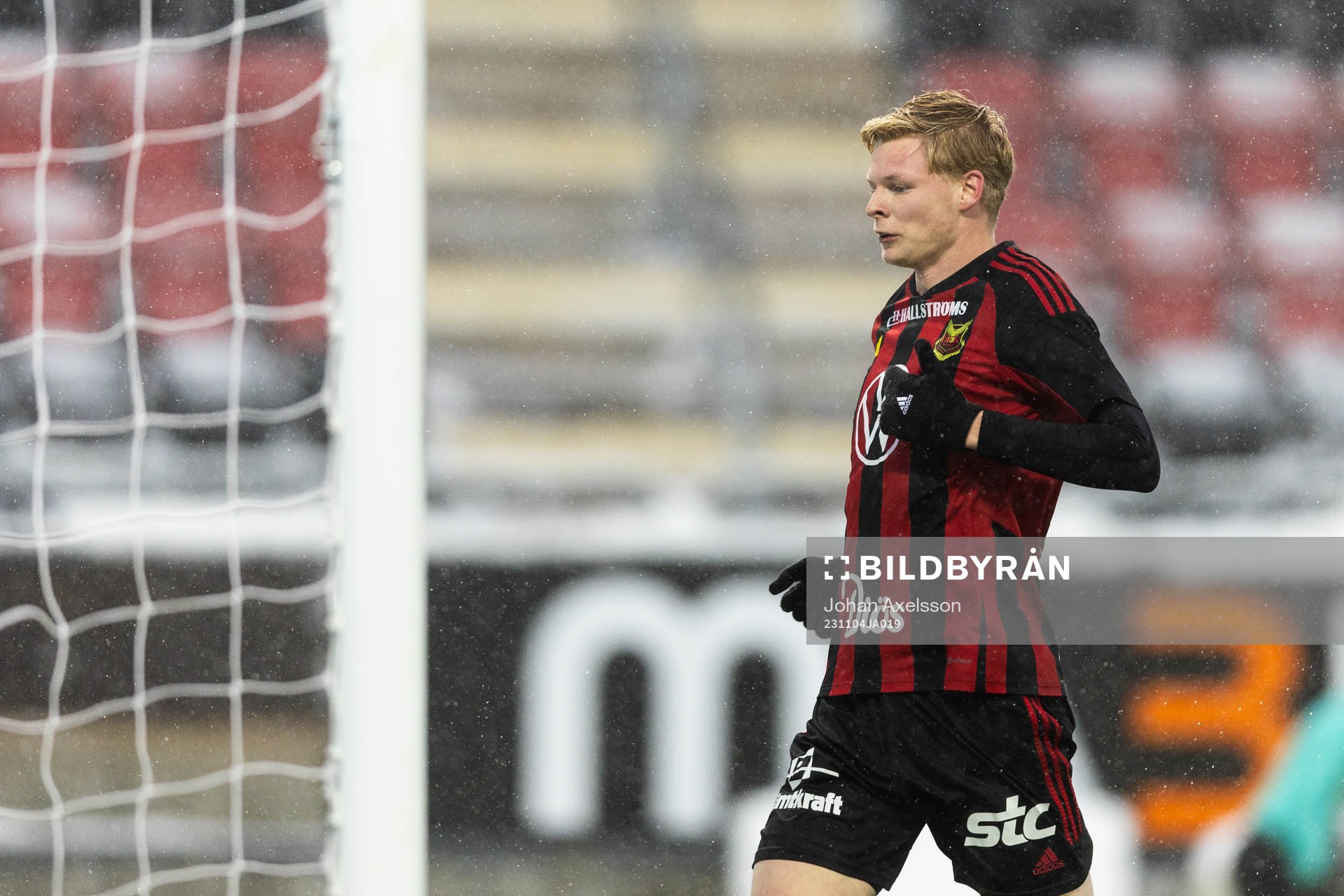 Östersunds Malcolm Stolt jublar