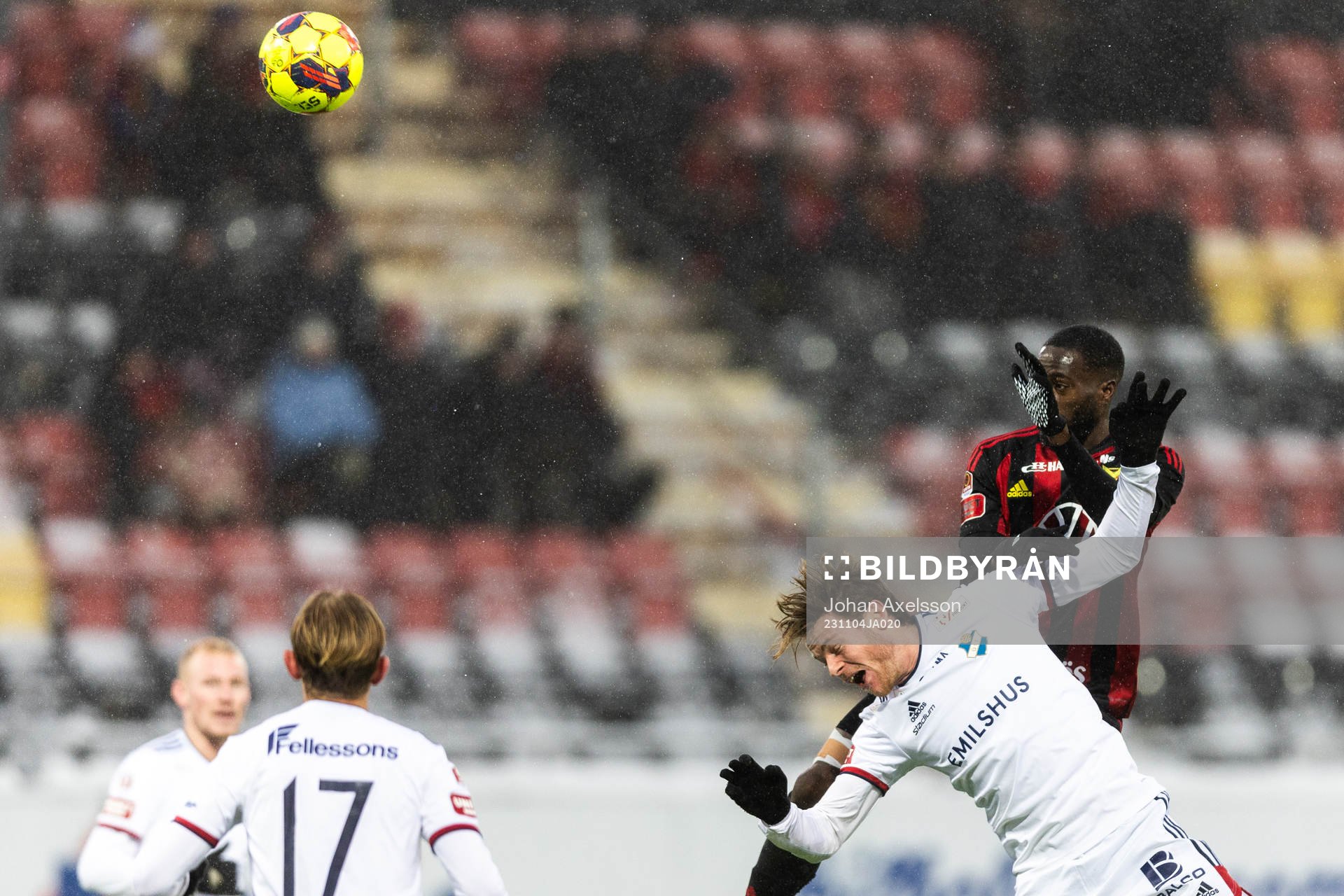 Östers Daniel Ljung och Östersunds Calvin Kabuye