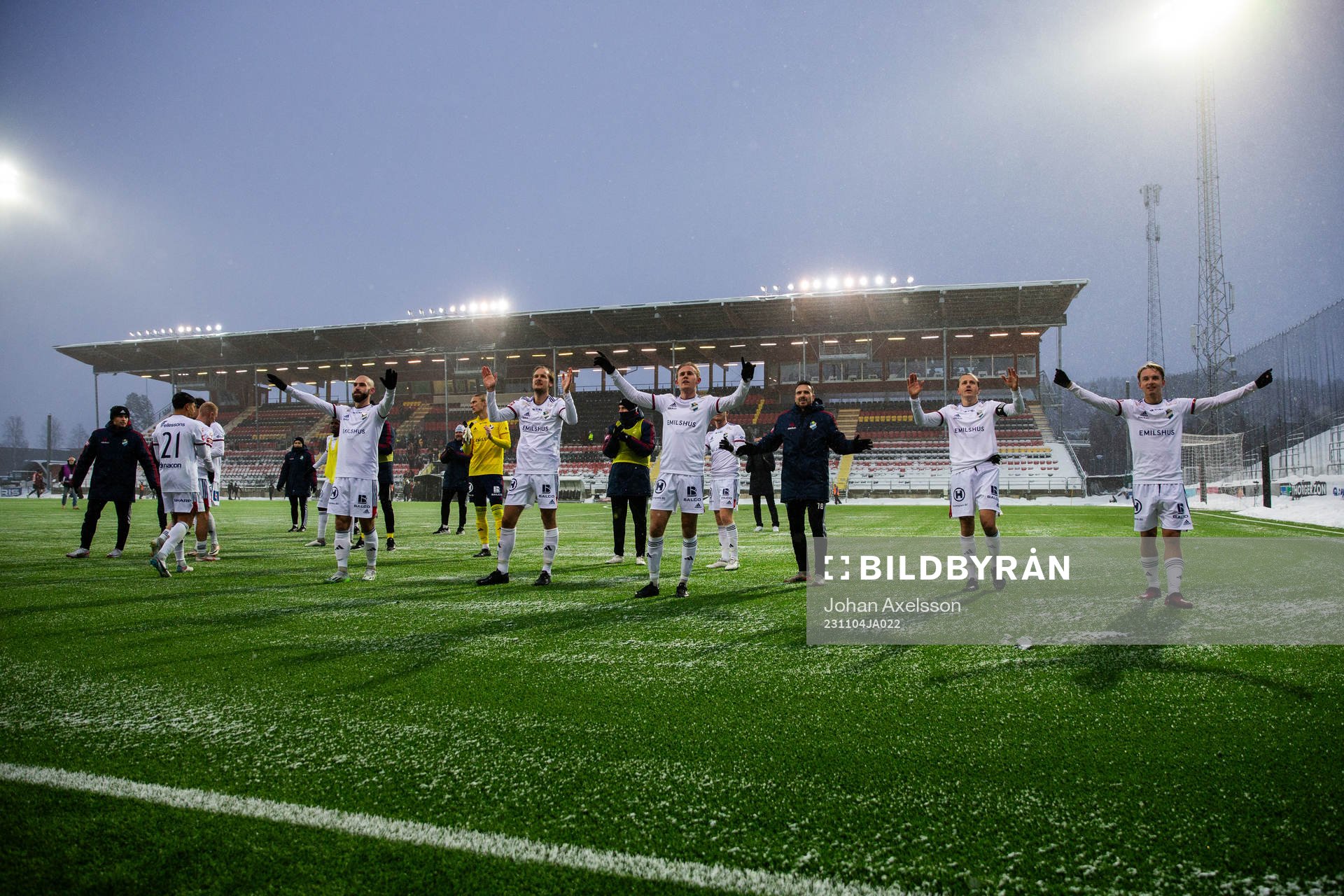 Östers spelare jublar