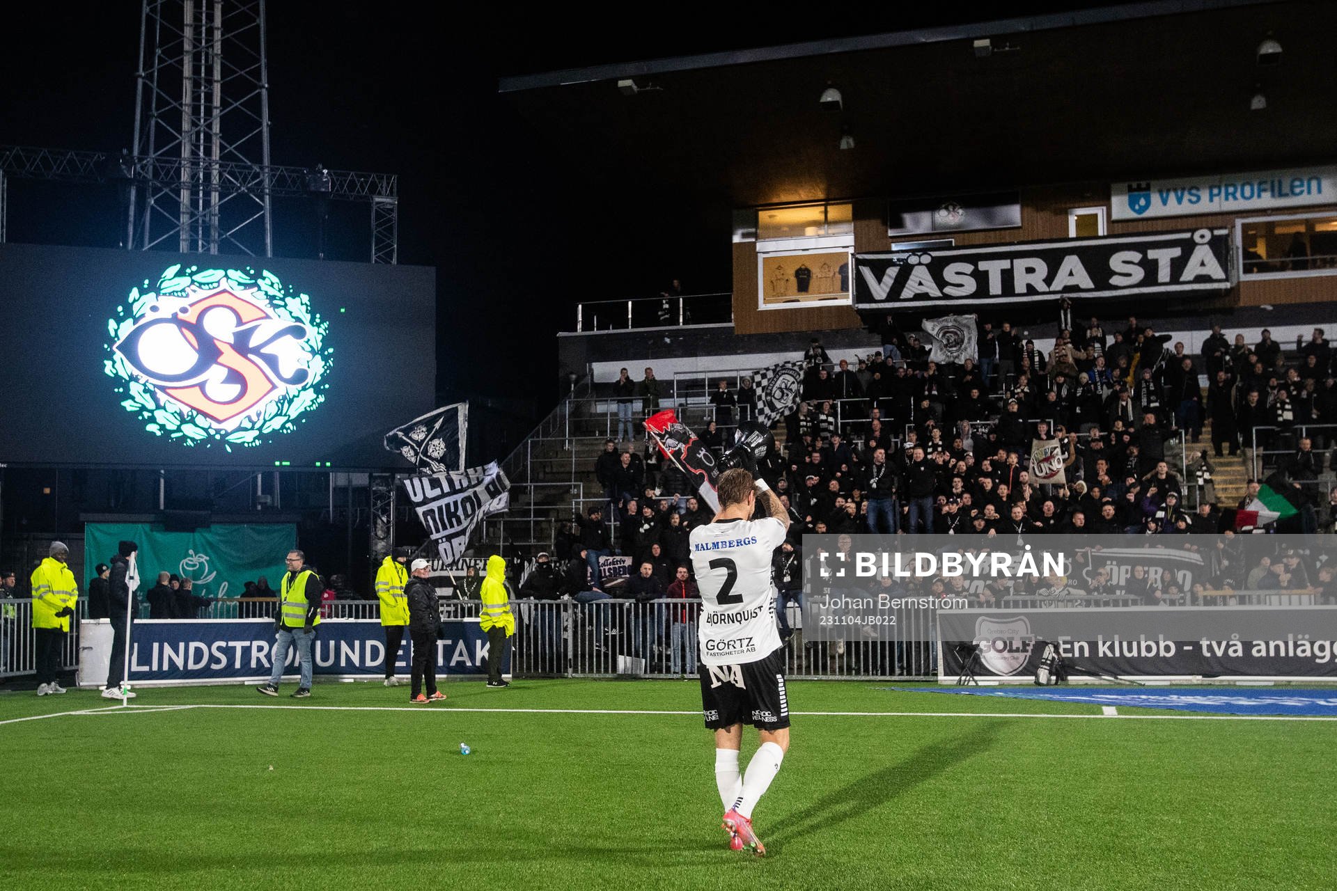 Örebros Daniel Björnquist jublar