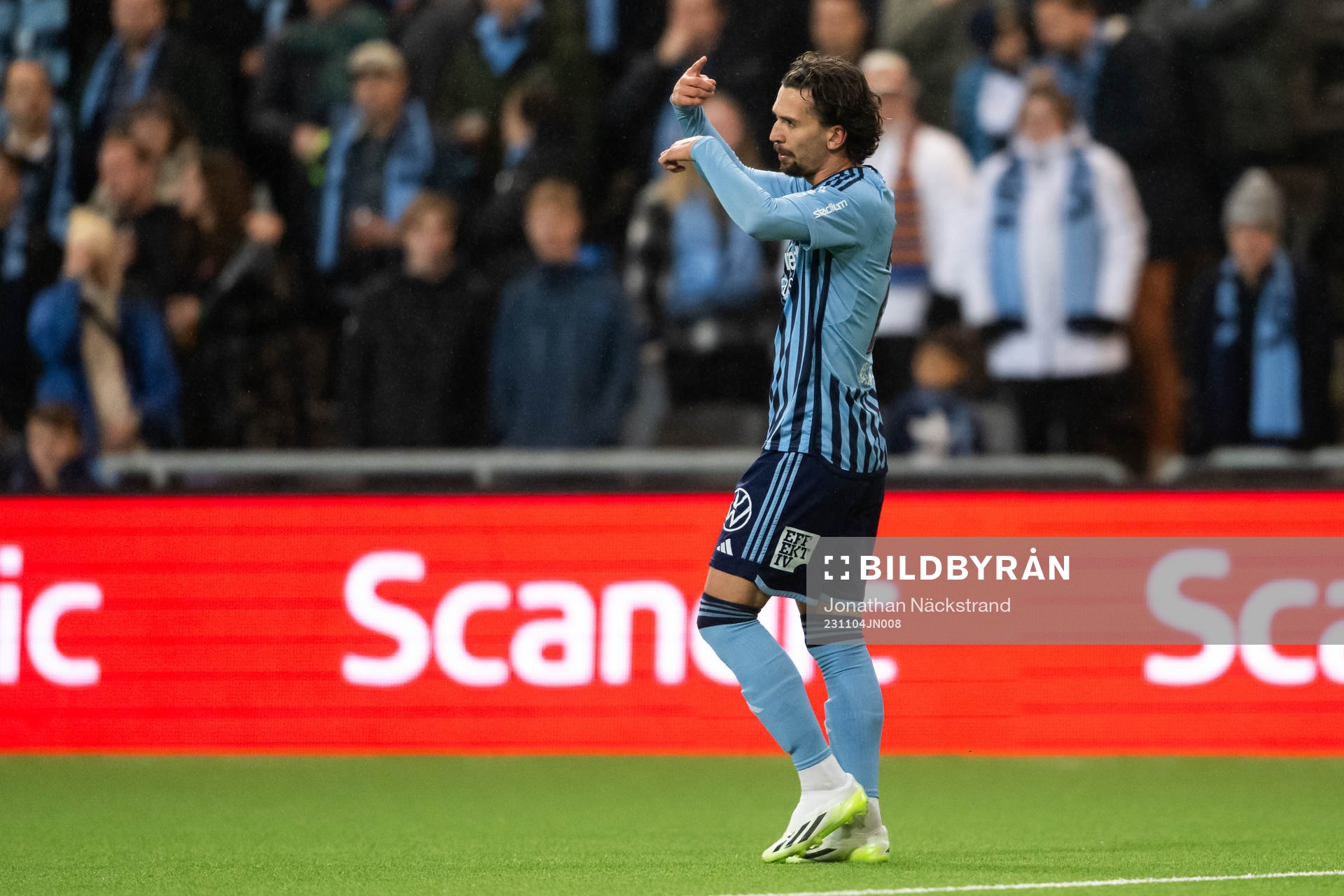 Djurgårdens Gustav Wikheim signalerar för byte