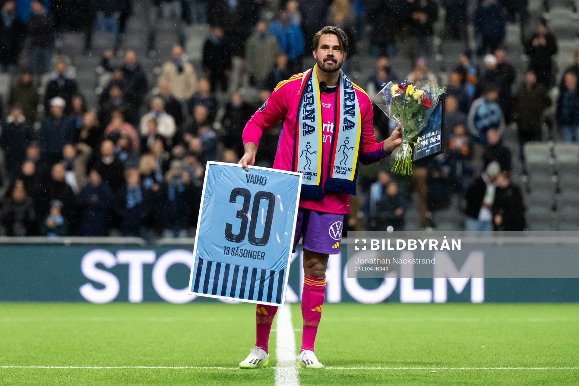 Djurgårdens målvakt Tommi Vaiho tackas av