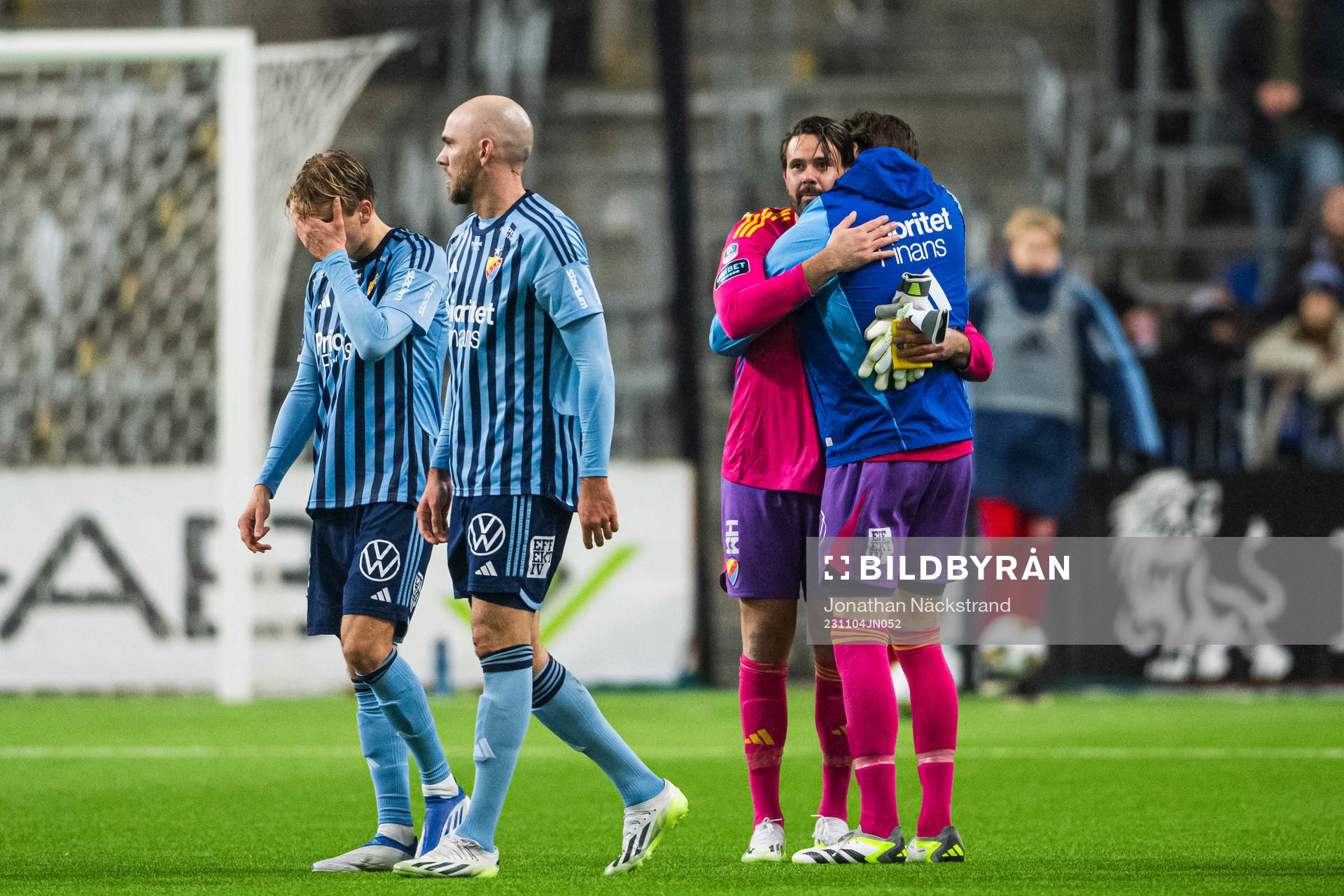Djurgårdens målvakt Tommi Vaiho tackas av
