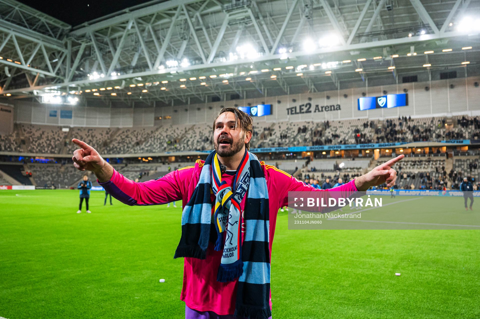 Djurgårdens målvakt Tommi Vaiho tackas av