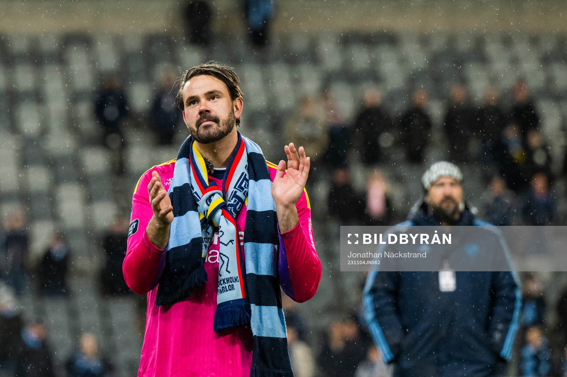 Djurgårdens målvakt Tommi Vaiho tackas av