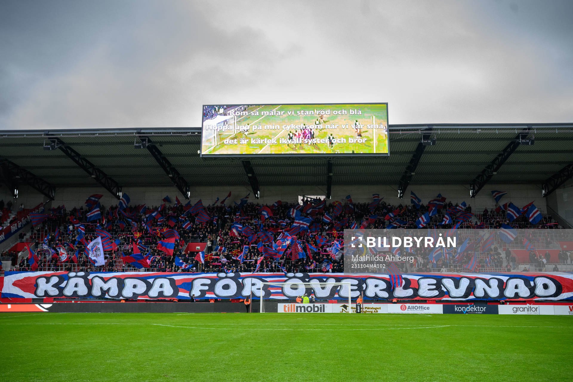 Helsingborgs supportrar med tifo infr fotbollsmatchen i