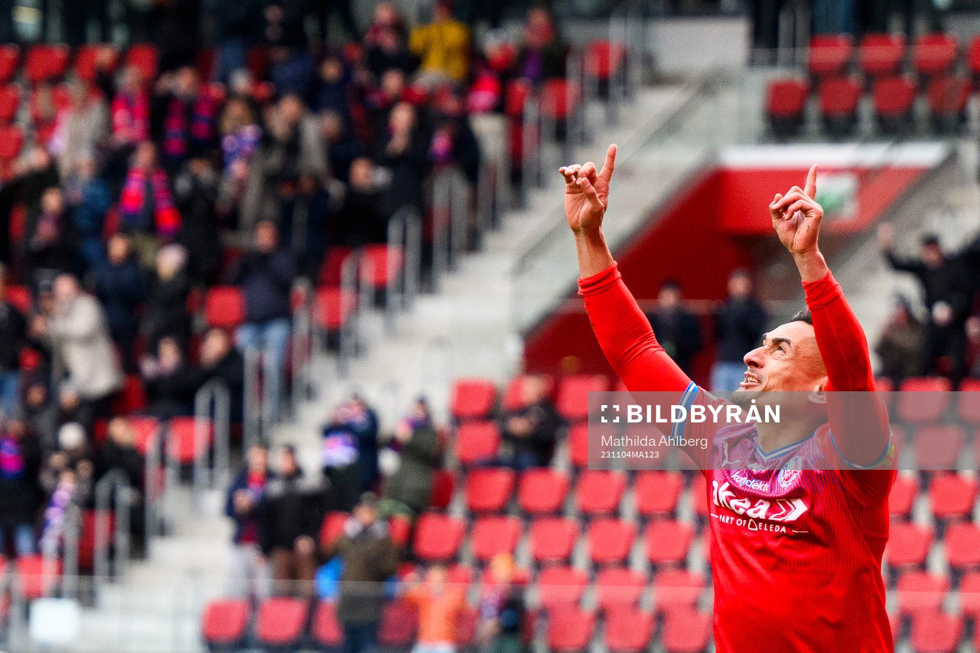 Helsingborgs Cole Alexander jublar