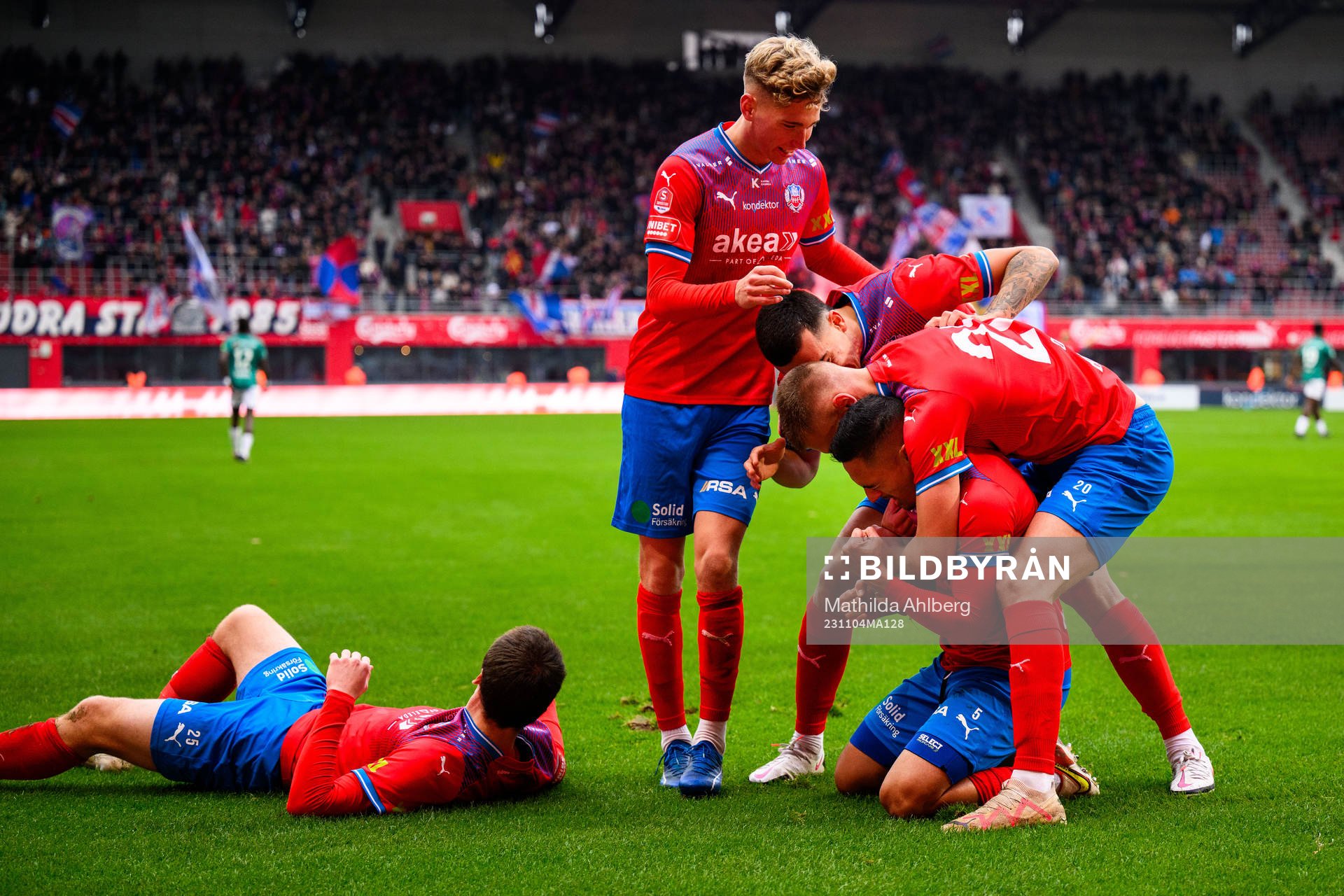 Helsingborgs Cole Alexander jublar