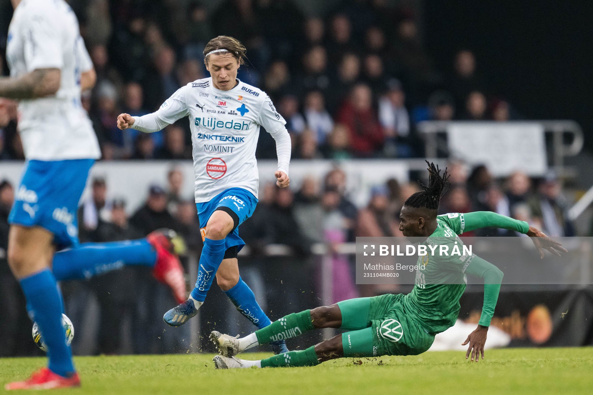 Värnamos Simon Thern och Hammarbys Bubacarr Trawally