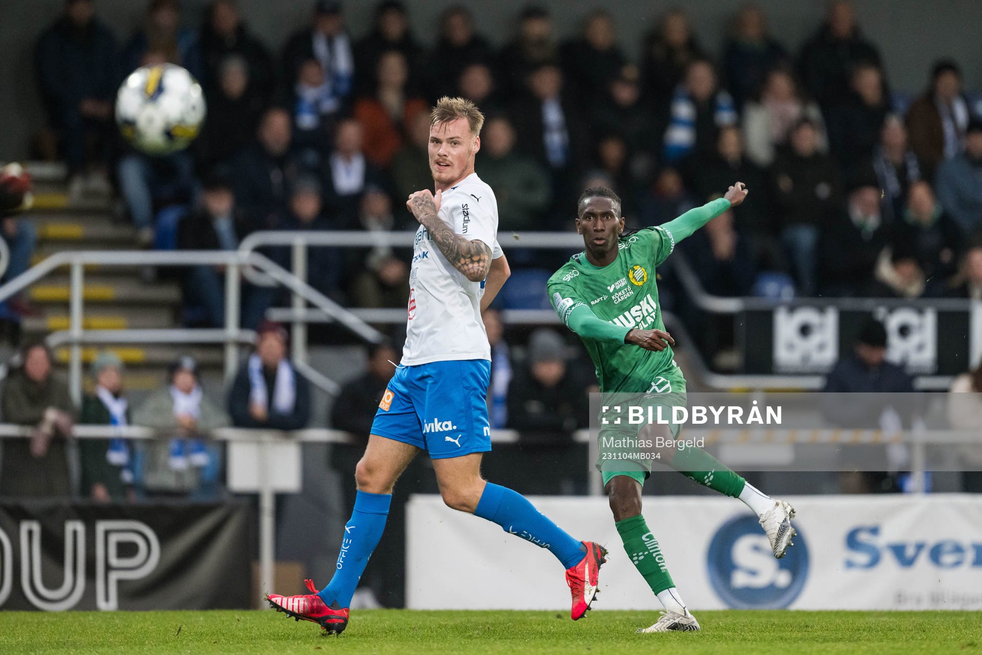 Värnamos Victor Eriksson och Hammarbys Bubacarr Trawally