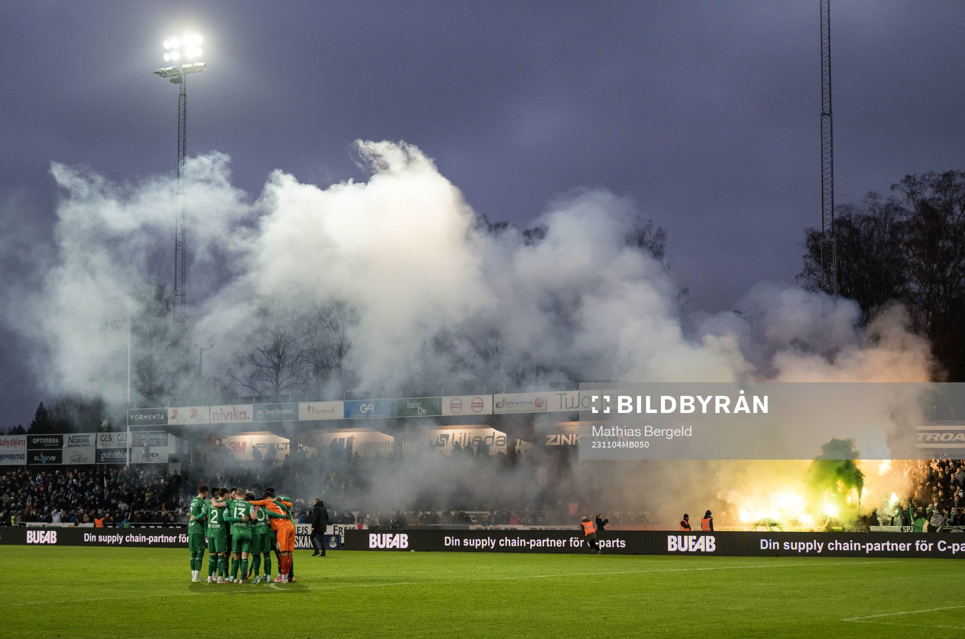 Hammarbys spelare samlas