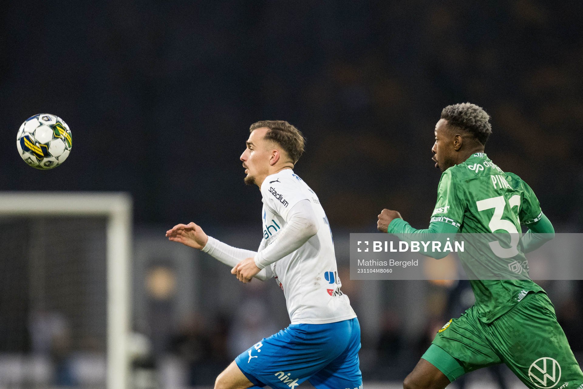 Värnamos Ajdin Zeljkovic och Hammarbys Shaquille Pinas
