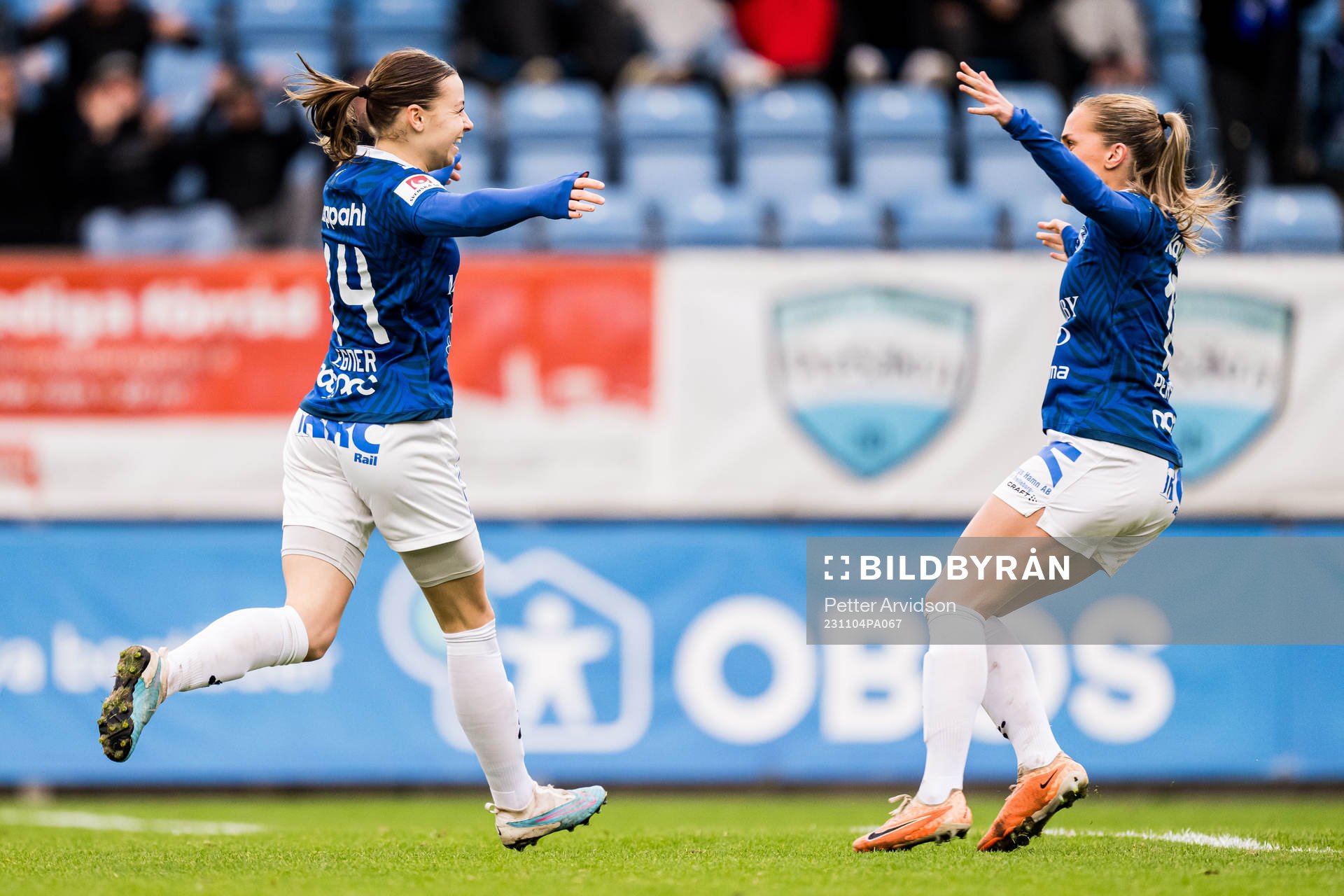 Trelleborgs Alice Egnér och Hanna Persson jublar