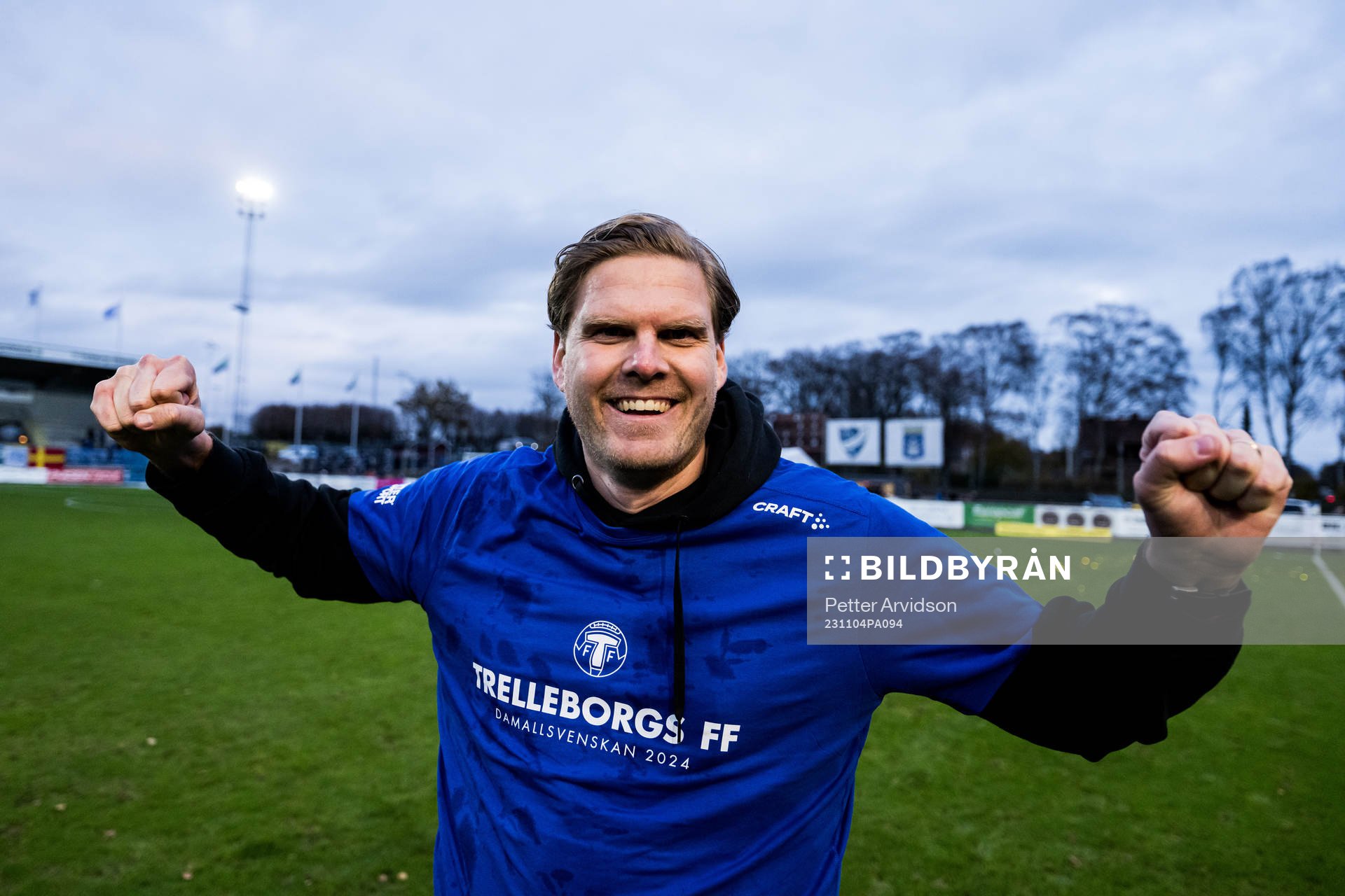 Trelleborgs tränare Joakim Felldin jublar