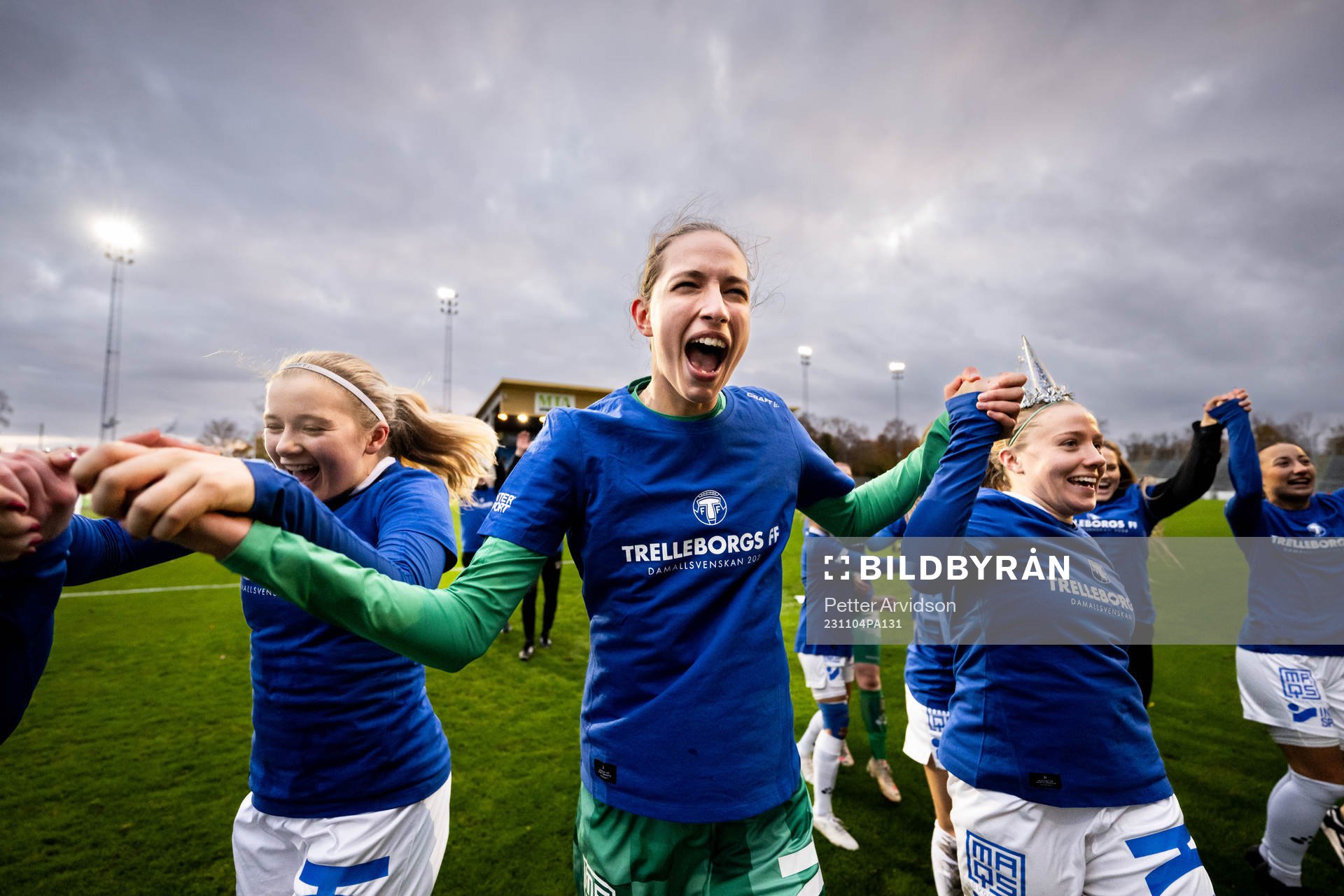 Trelleborgs målvakt Somea Polozen (m) jublar