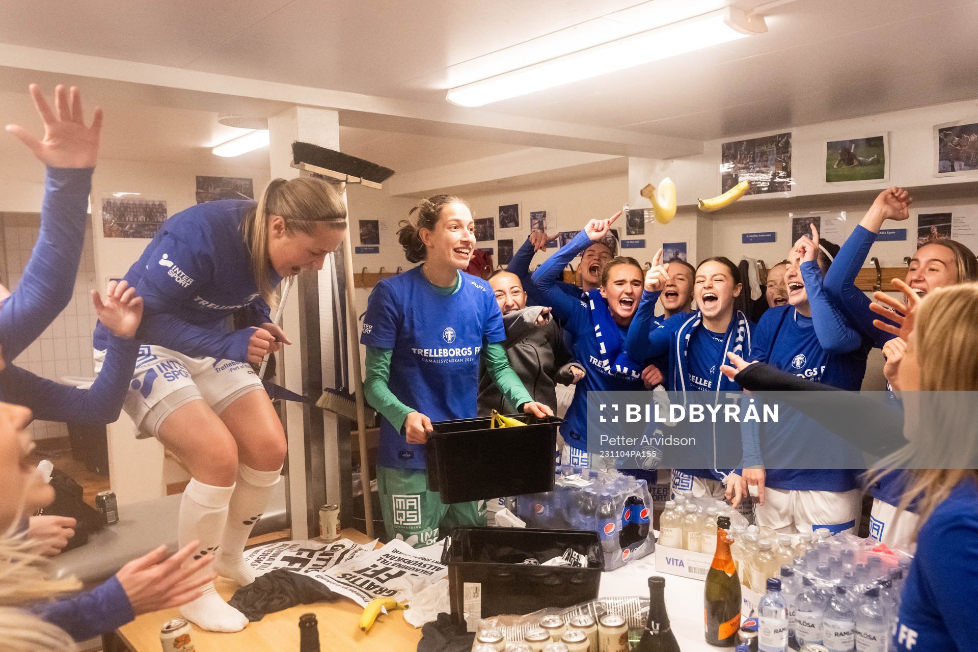 Trelleborgs spelare jublar i omklädningsrummet