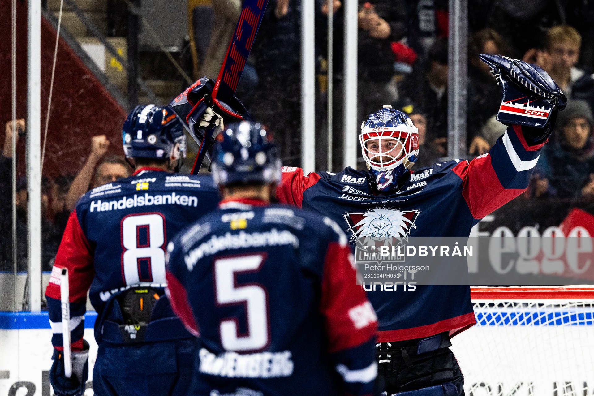 Linköpings målvakt Marcus Högberg jublar