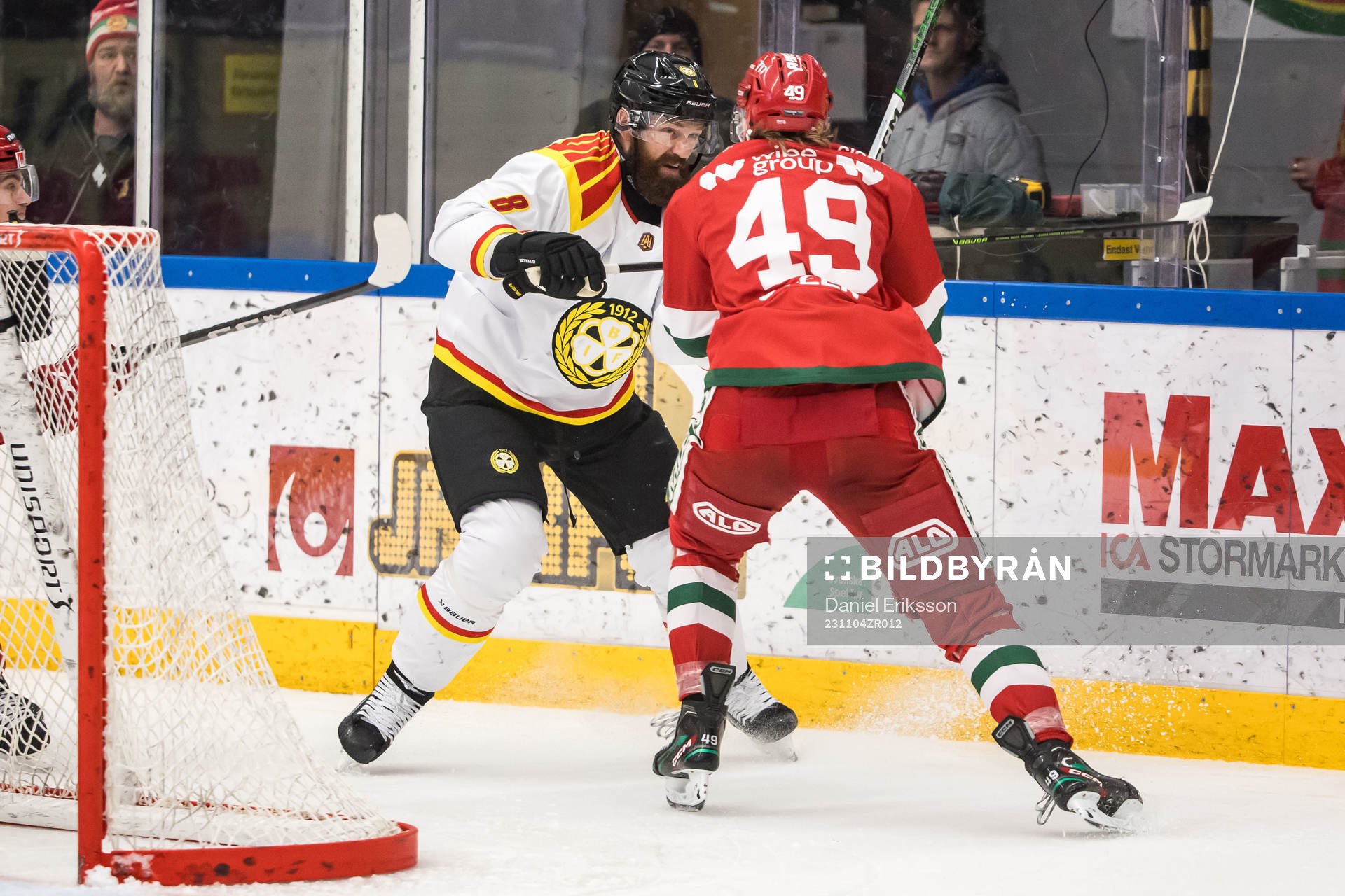 Brynäs IFs Jordie Benn och Mora IKs Noah Steen