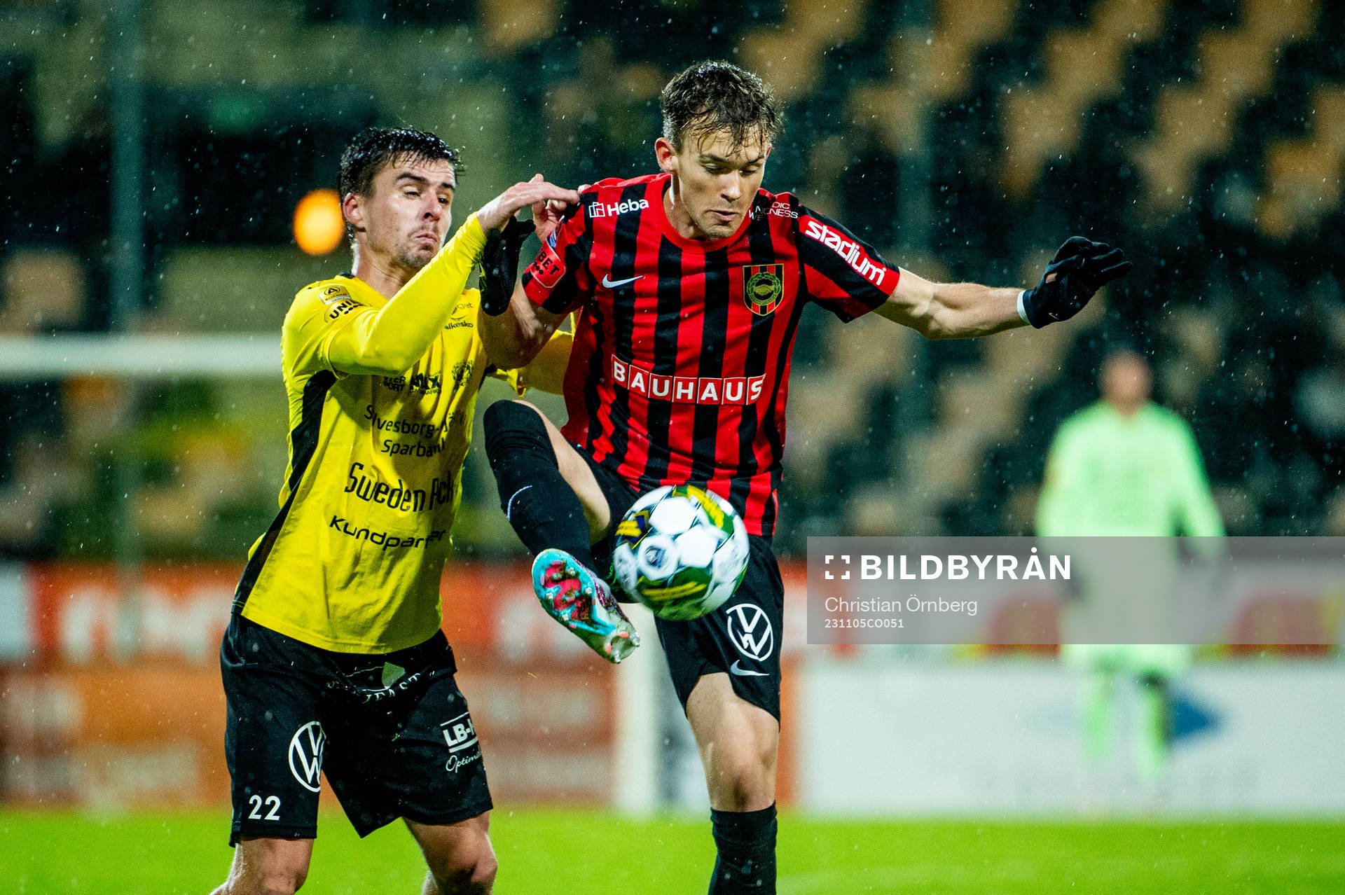 Mjällbys Jesper Gustavsson mot Brommapojkarnas Alexander