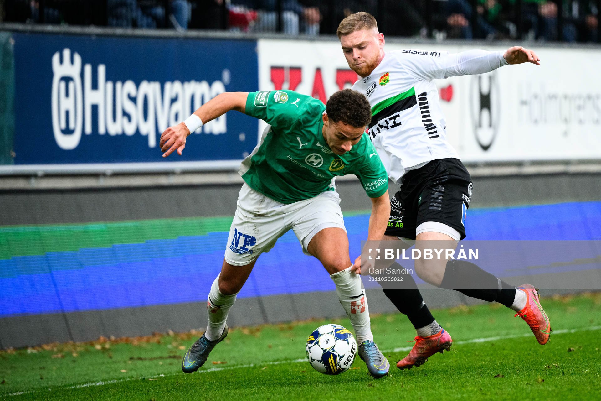 Jönköpings Södras Malkolm Moenza och GAISs Dino Salihovic