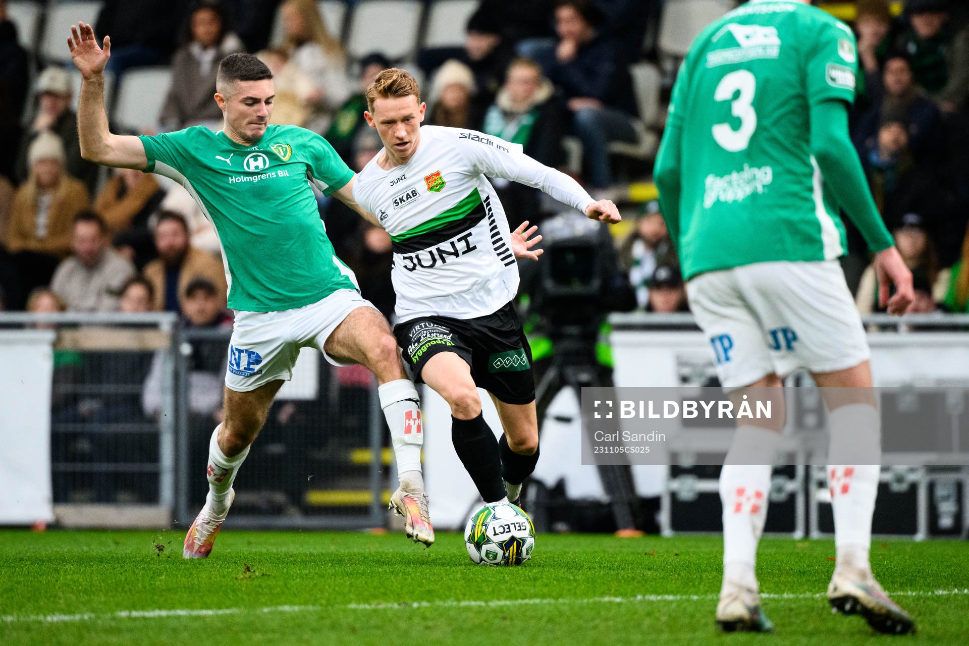Jönköpings Södras Marko Nikolic och GAISs Julius Lindberg