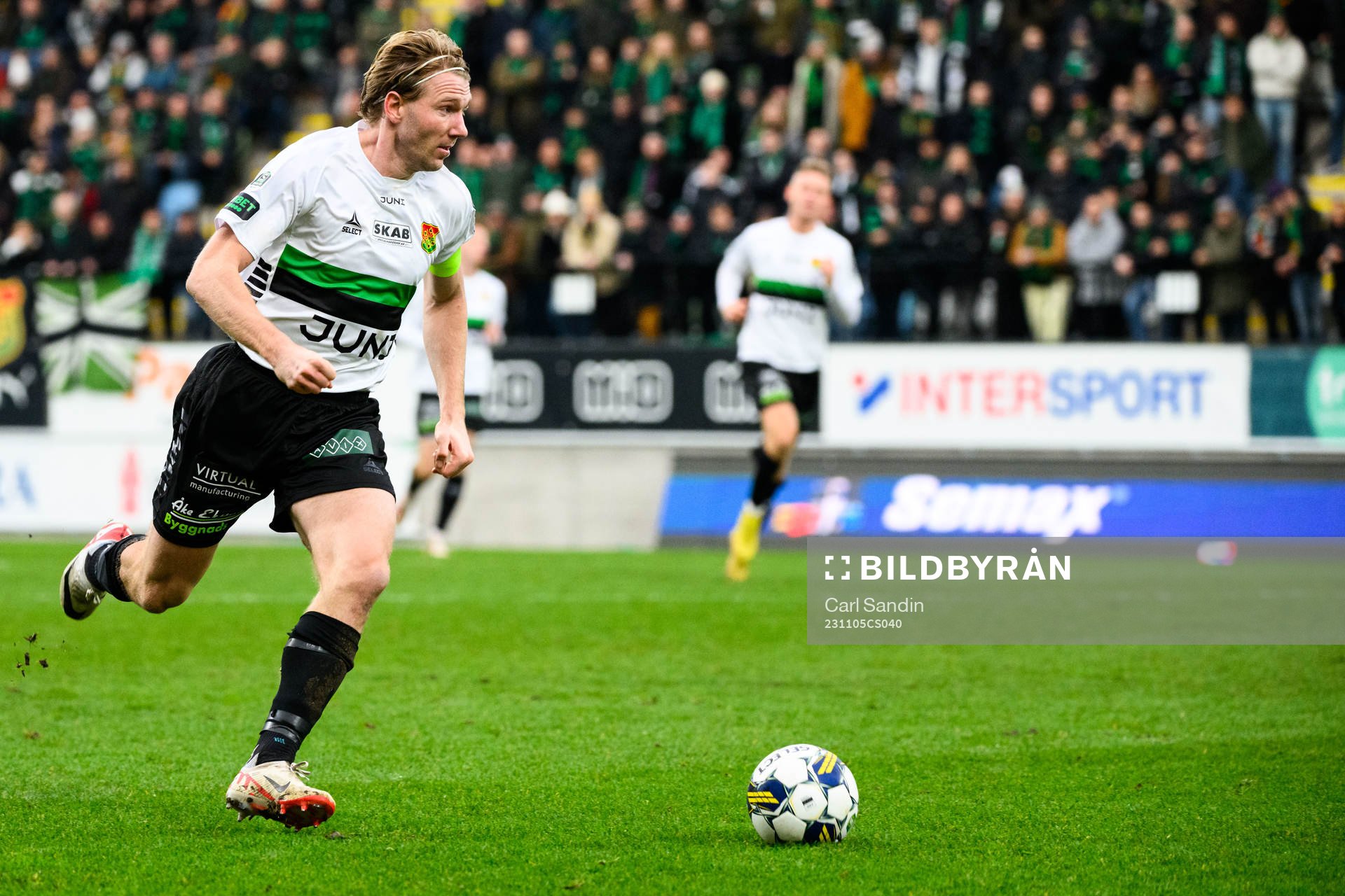 GAISs August Wängberg under fotbollsmatchen i Superettan mellan Jönköpings Södra och GAIS den 5 november 2023 i Jönköping. 