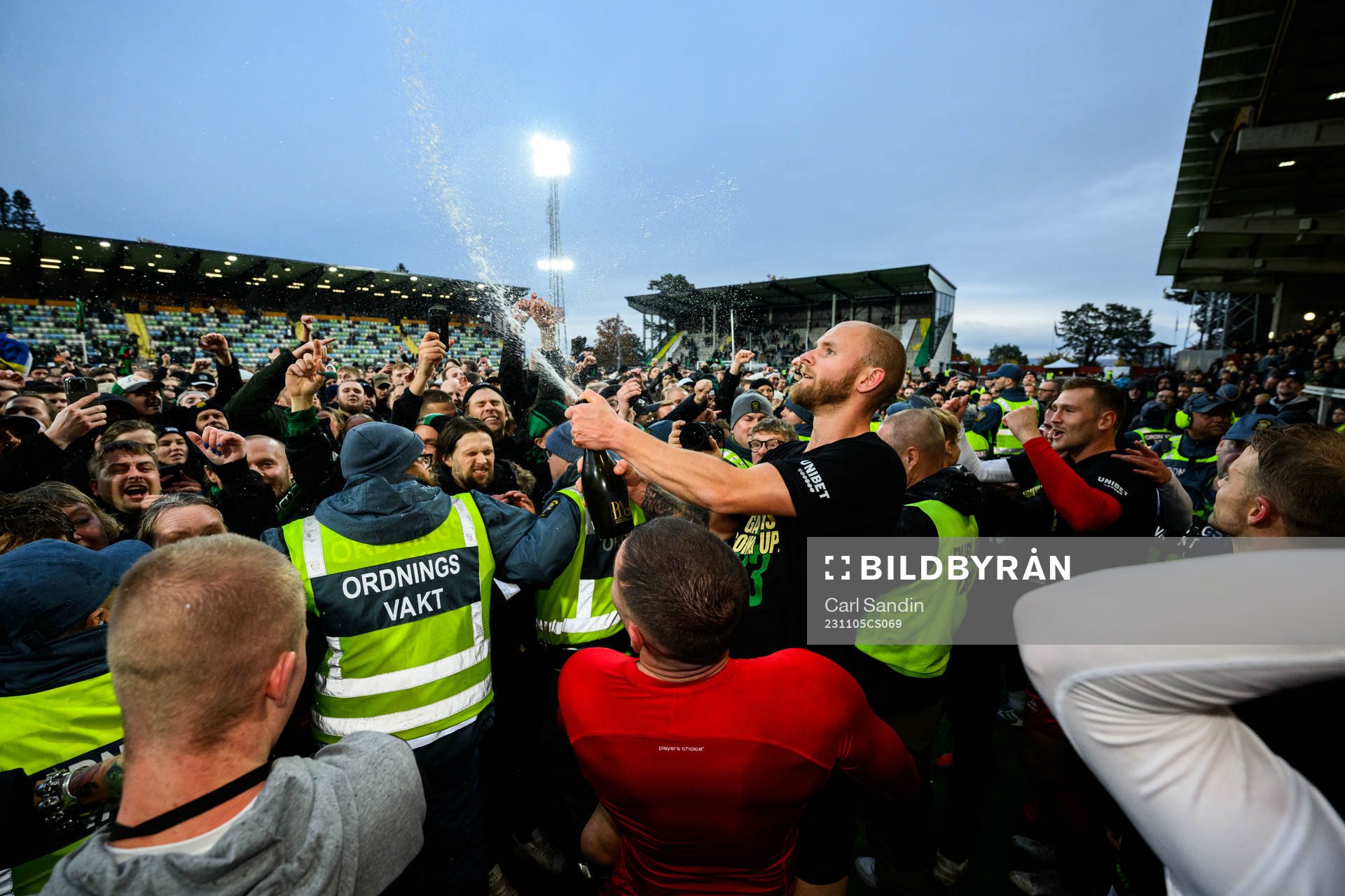 GAISs spelare jublar över avancemang till Allsvenskan