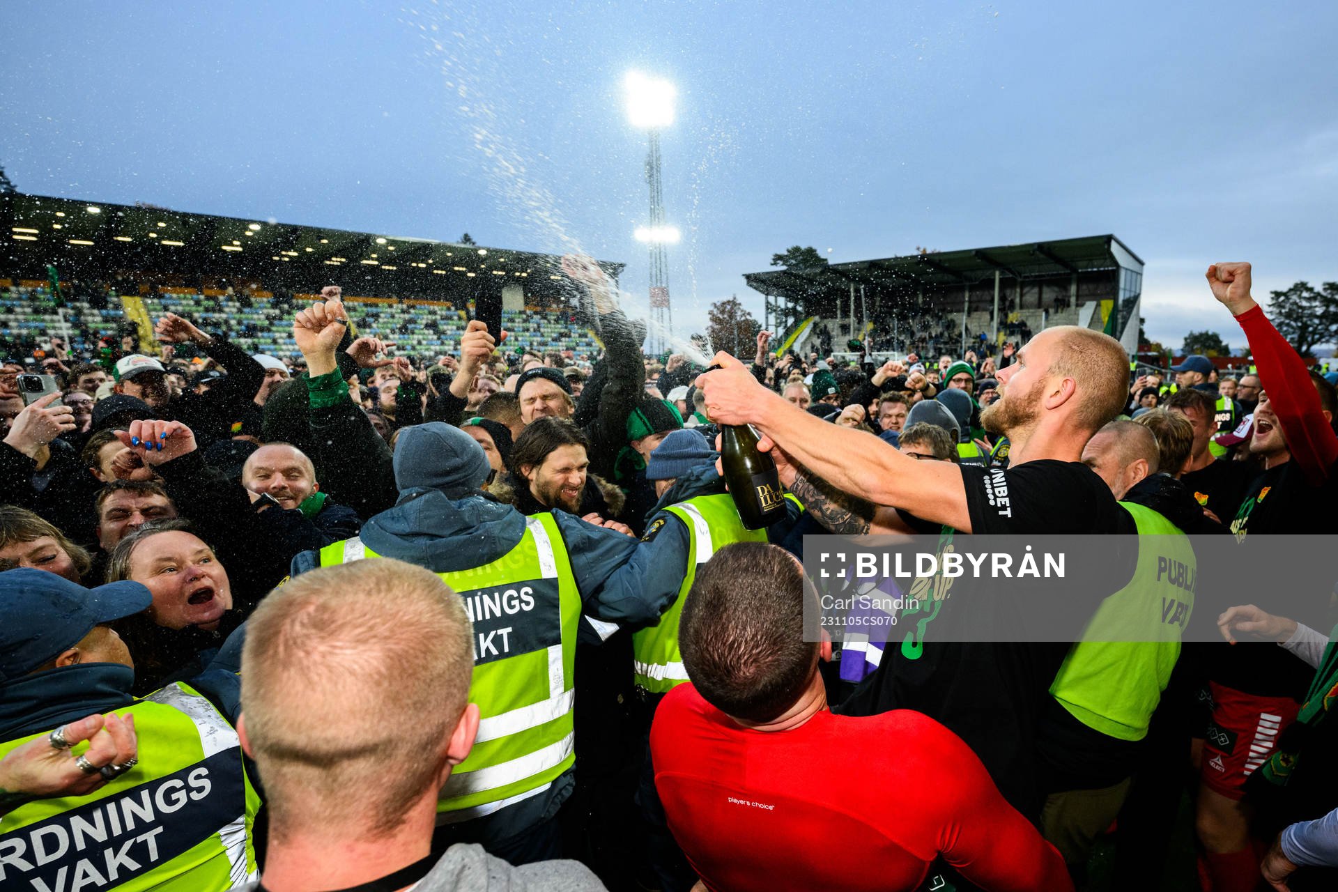 GAISs spelare jublar över avancemang till Allsvenskan