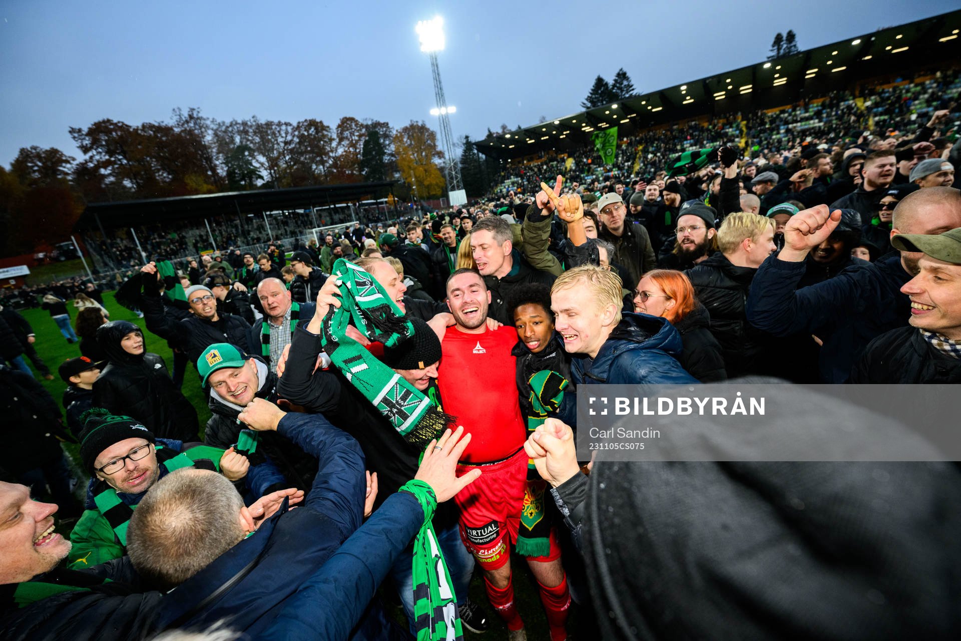GAISs målvakt Mergim Krasniqi jublar över avancemang till
