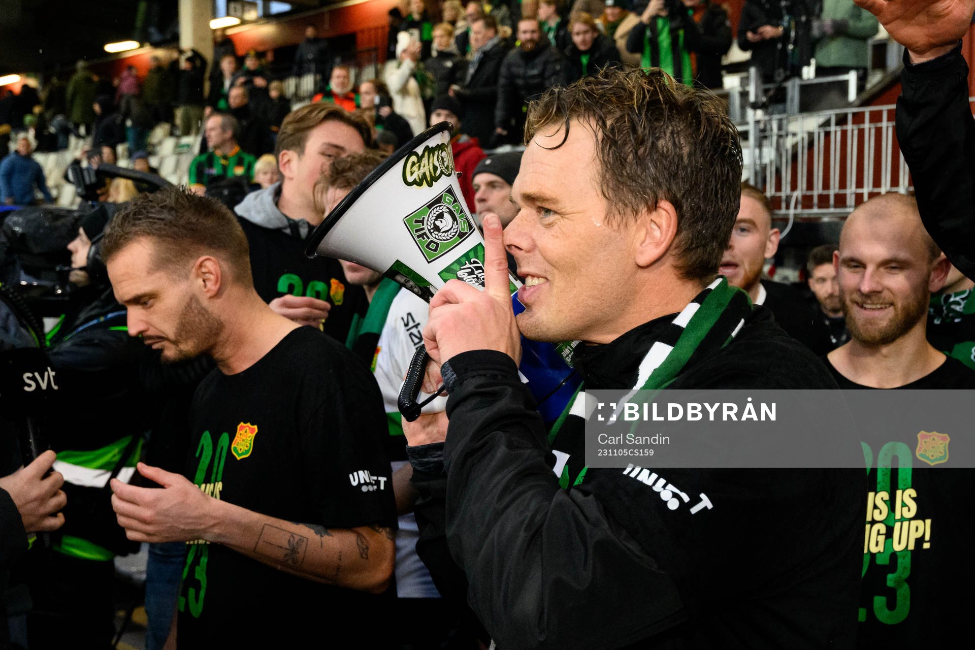 GAISs tränare Fredrik Holmberg jublar