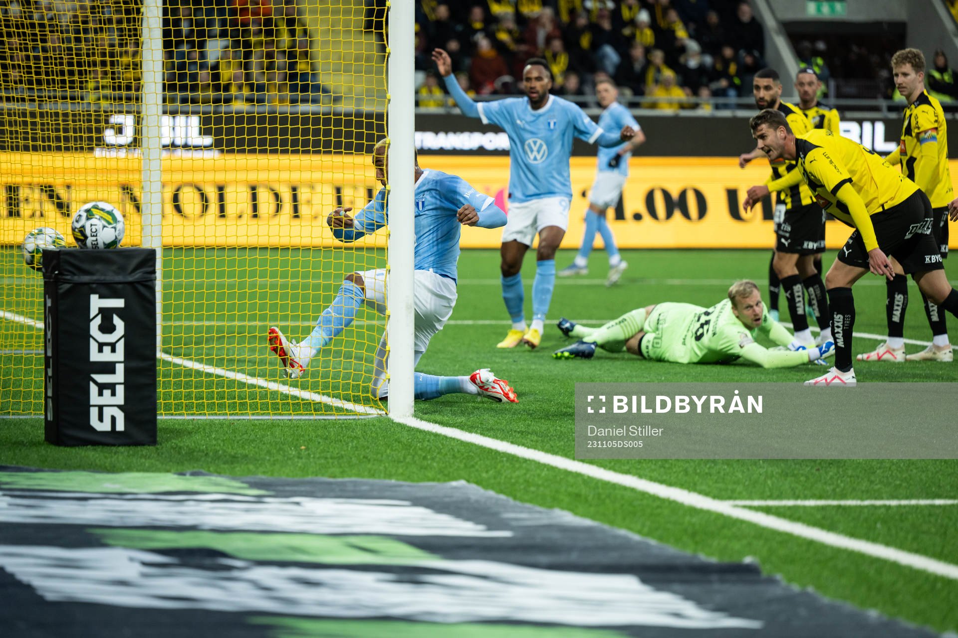 Malmö FFs Derek Cornelius gör 1-1