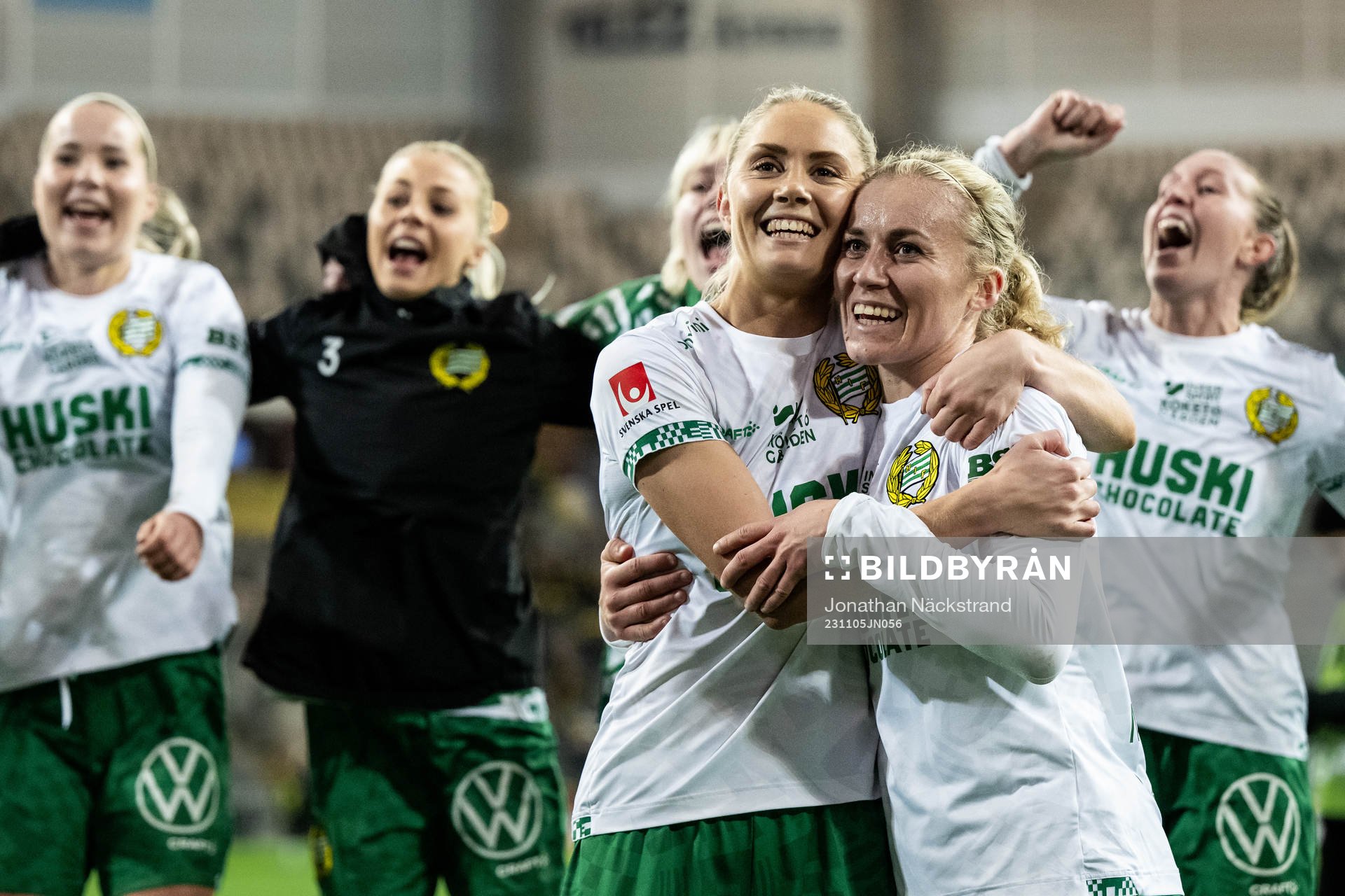 Hammarbys Alice Carlsson och Ellen Gibson jublar