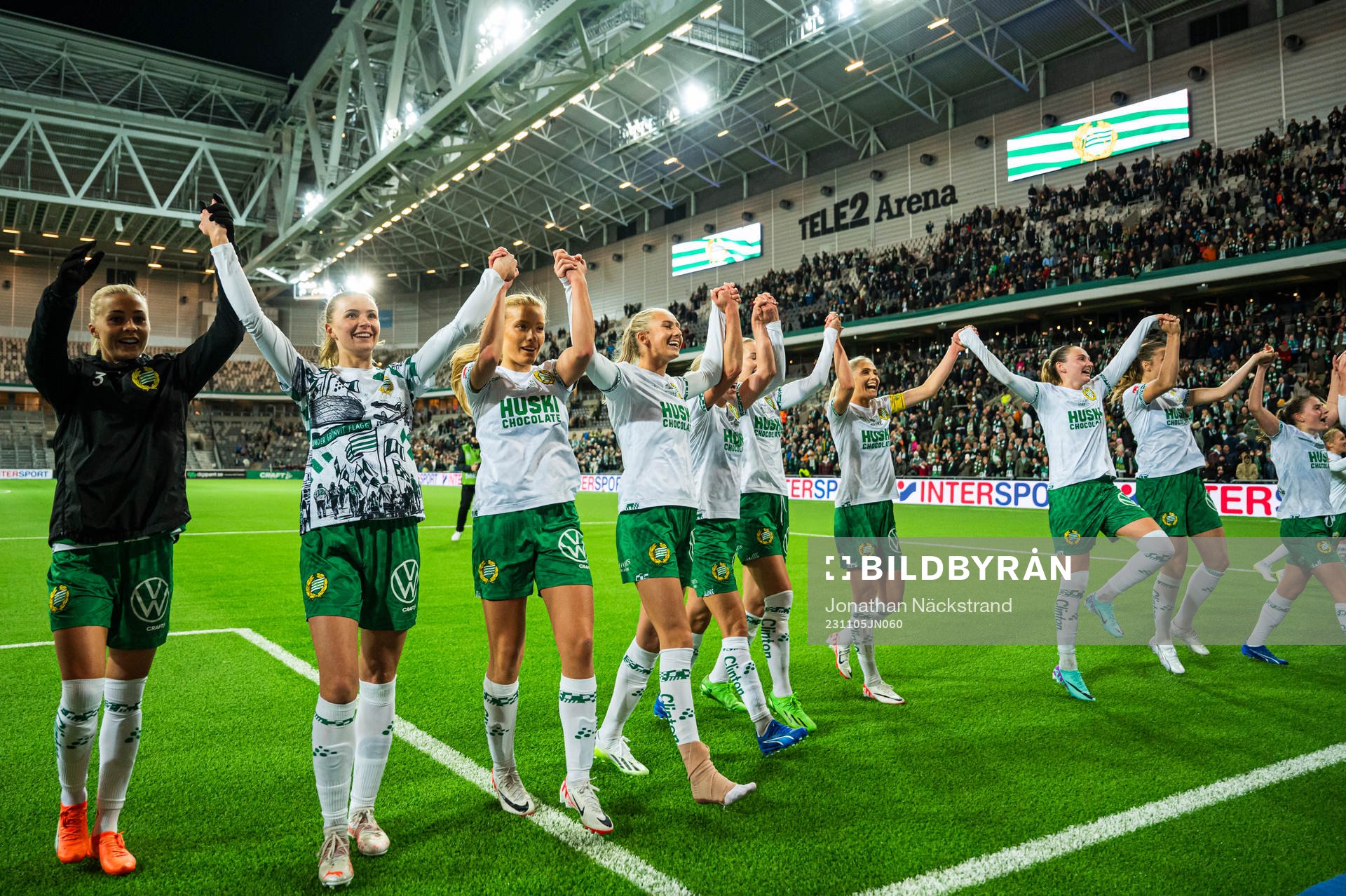 Hammarbys spelare jublar